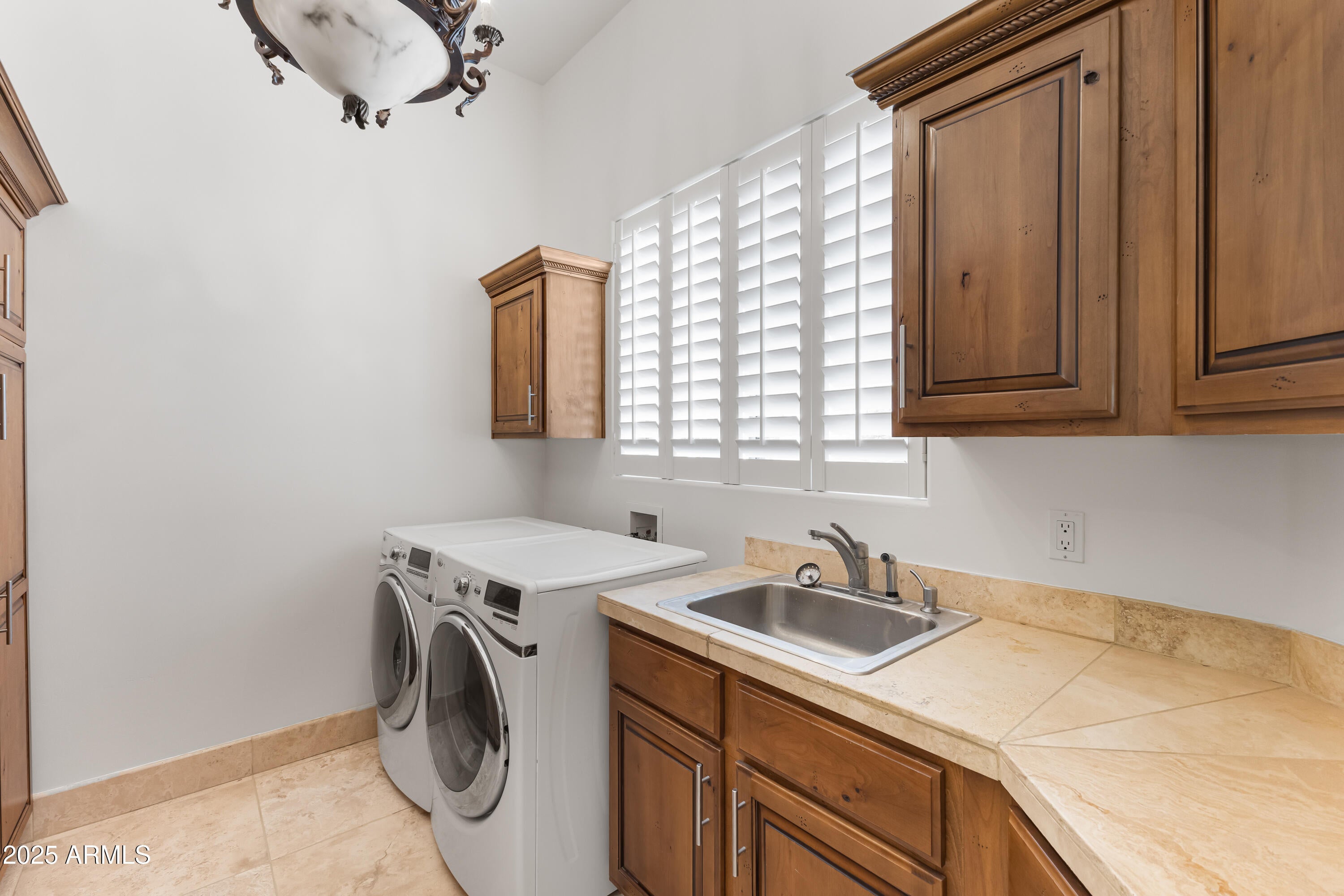 Scottsdale, Arizona, 85260, United States, 5 Bedrooms Bedrooms, ,5 BathroomsBathrooms,Residential,Active,1941373