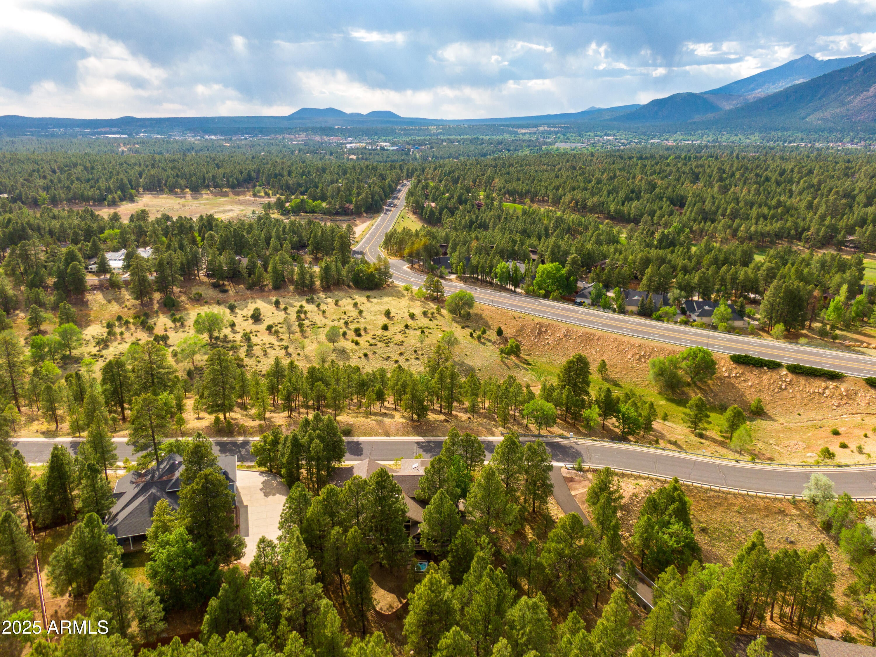 Flagstaff, Arizona, 86004, United States, 5 Bedrooms Bedrooms, ,5 BathroomsBathrooms,Residential,Active,1834471