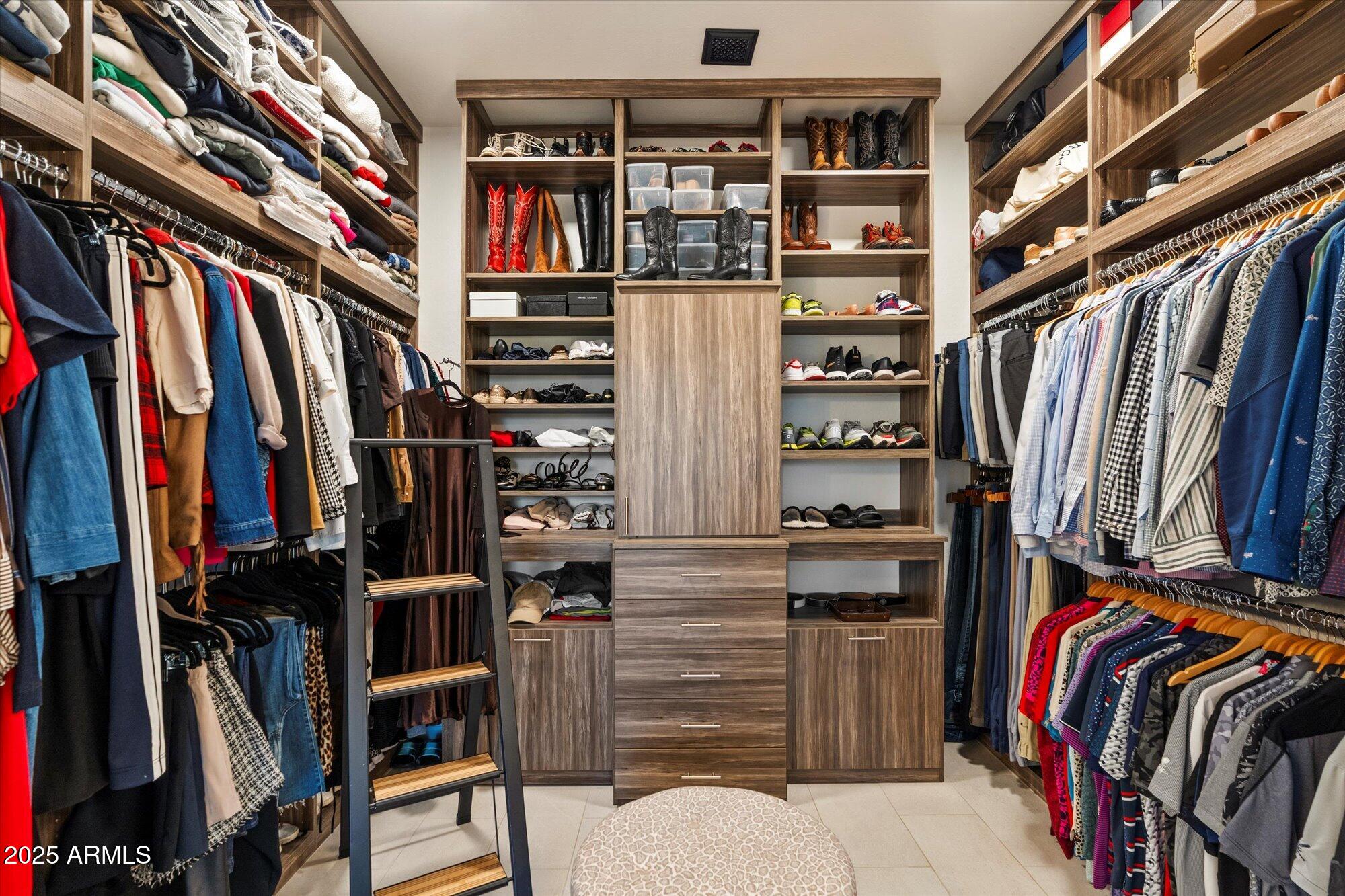 Phoenix, Arizona, 85054, United States, 4 Bedrooms Bedrooms, ,3 BathroomsBathrooms,Residential,Active,2008269