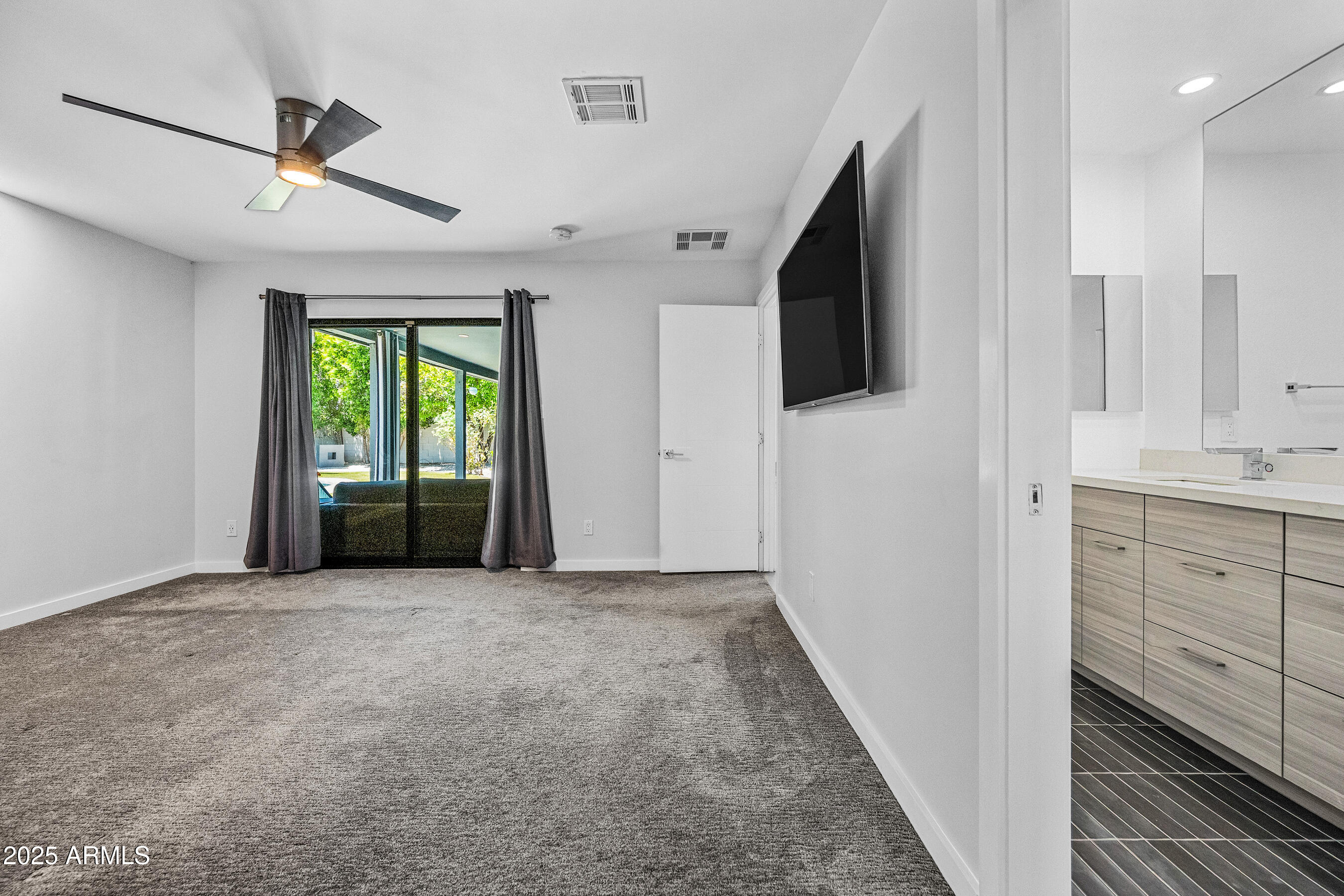 Scottsdale, Arizona, 85254, United States, 4 Bedrooms Bedrooms, ,2 BathroomsBathrooms,Residential,Active,1894530