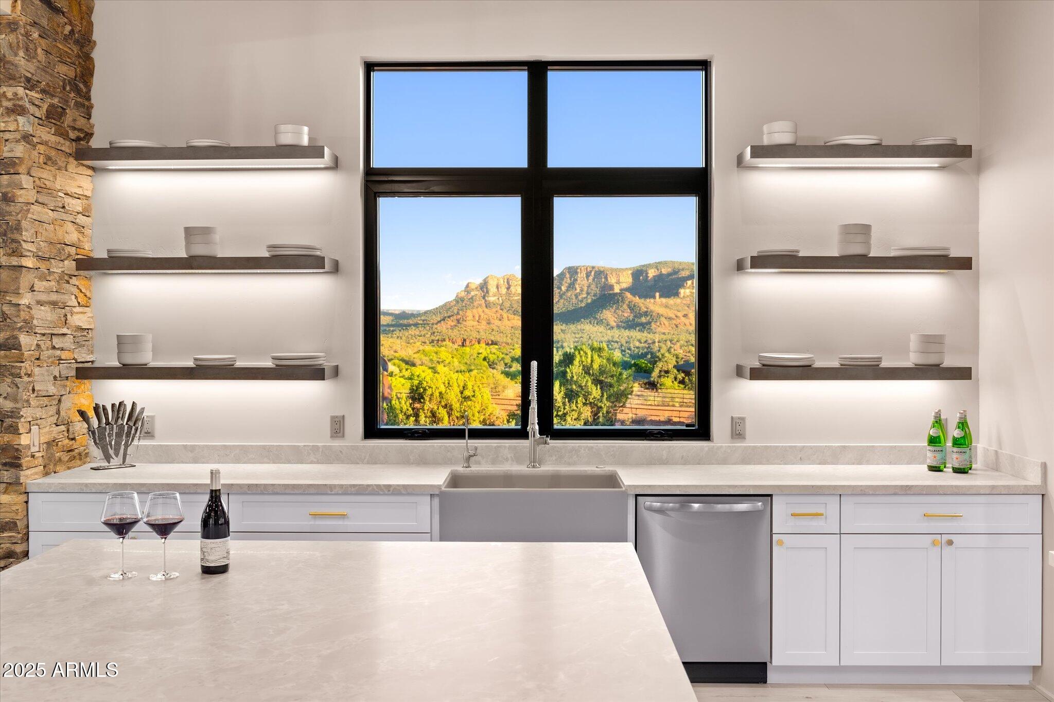 Sedona, Arizona, 86336, United States, 4 Bedrooms Bedrooms, ,4 BathroomsBathrooms,Residential,Active,1946435