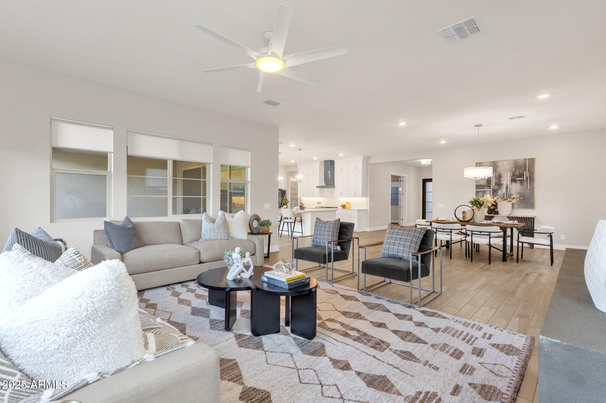 Gilbert, Arizona, 85298, United States, 5 Bedrooms Bedrooms, ,4 BathroomsBathrooms,Residential,Pending,1998605