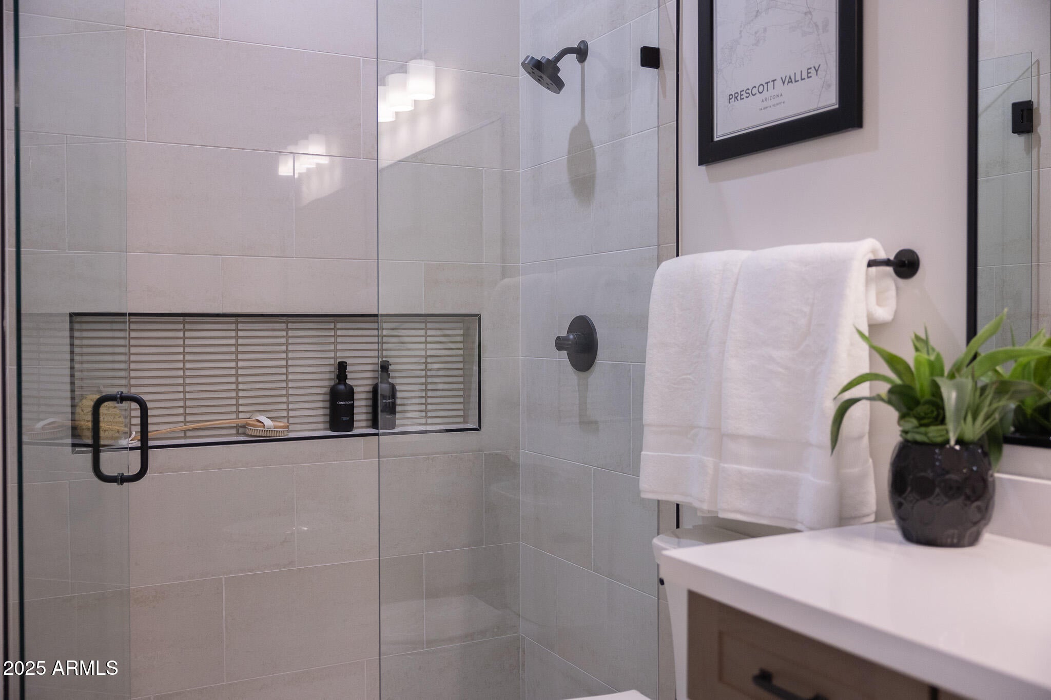 Prescott Valley, Arizona, 86315, United States, 4 Bedrooms Bedrooms, ,3 BathroomsBathrooms,Residential,Active,1960143