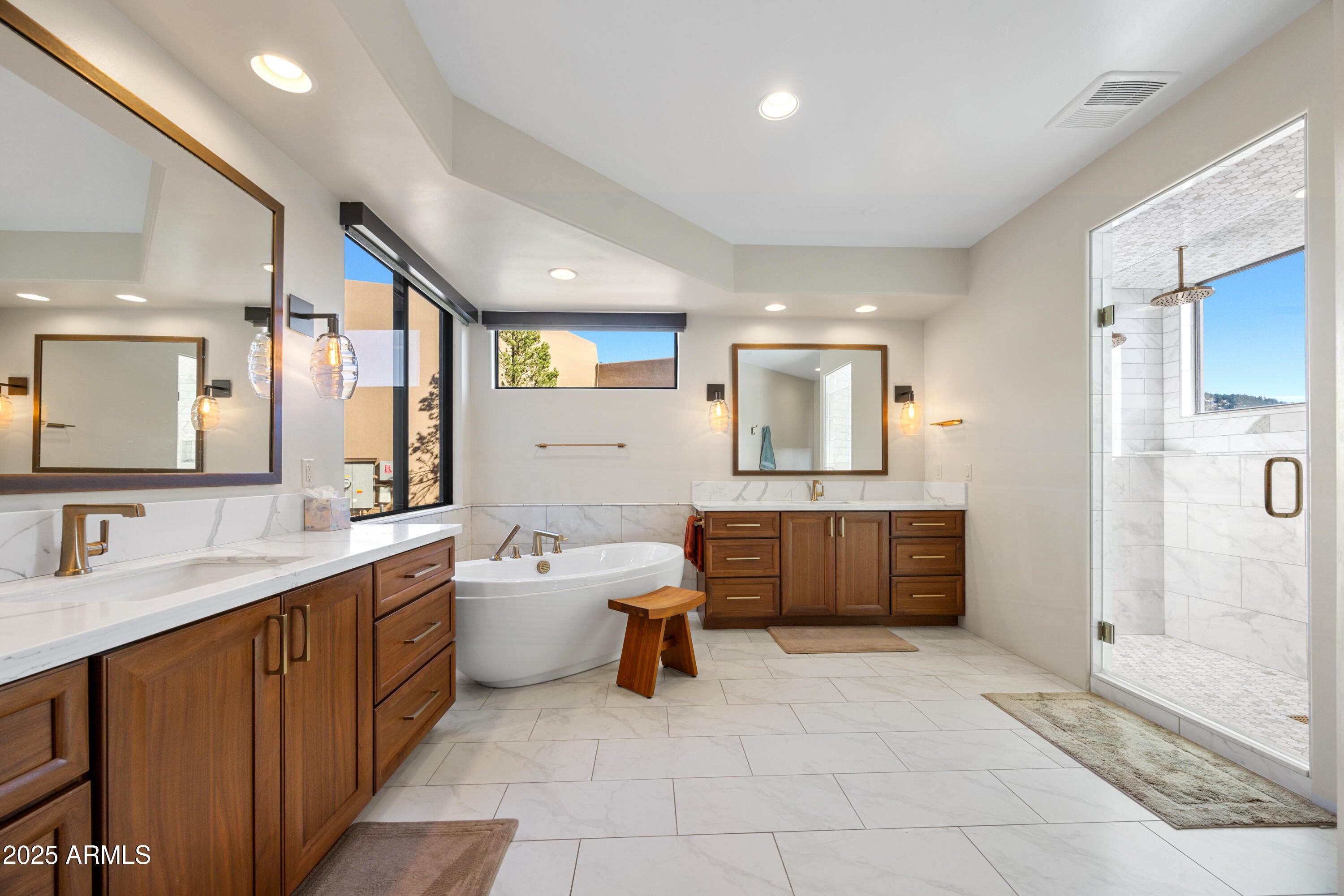 Sedona, Arizona, 86336, United States, 3 Bedrooms Bedrooms, ,4 BathroomsBathrooms,Residential,Active,1971787