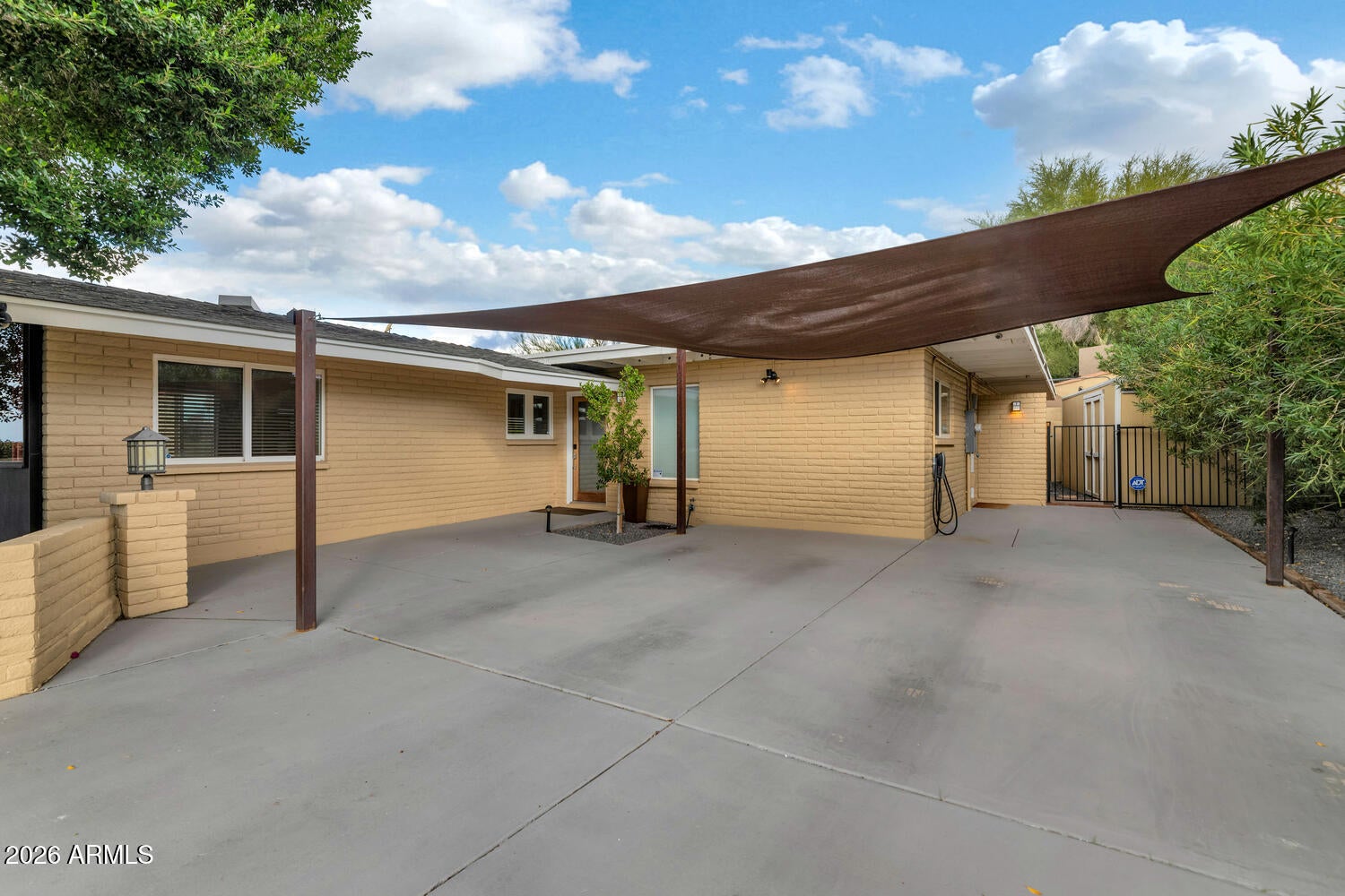 Phoenix, Arizona, 85020, United States, 2 Bedrooms Bedrooms, ,2 BathroomsBathrooms,Residential,Active,2012213