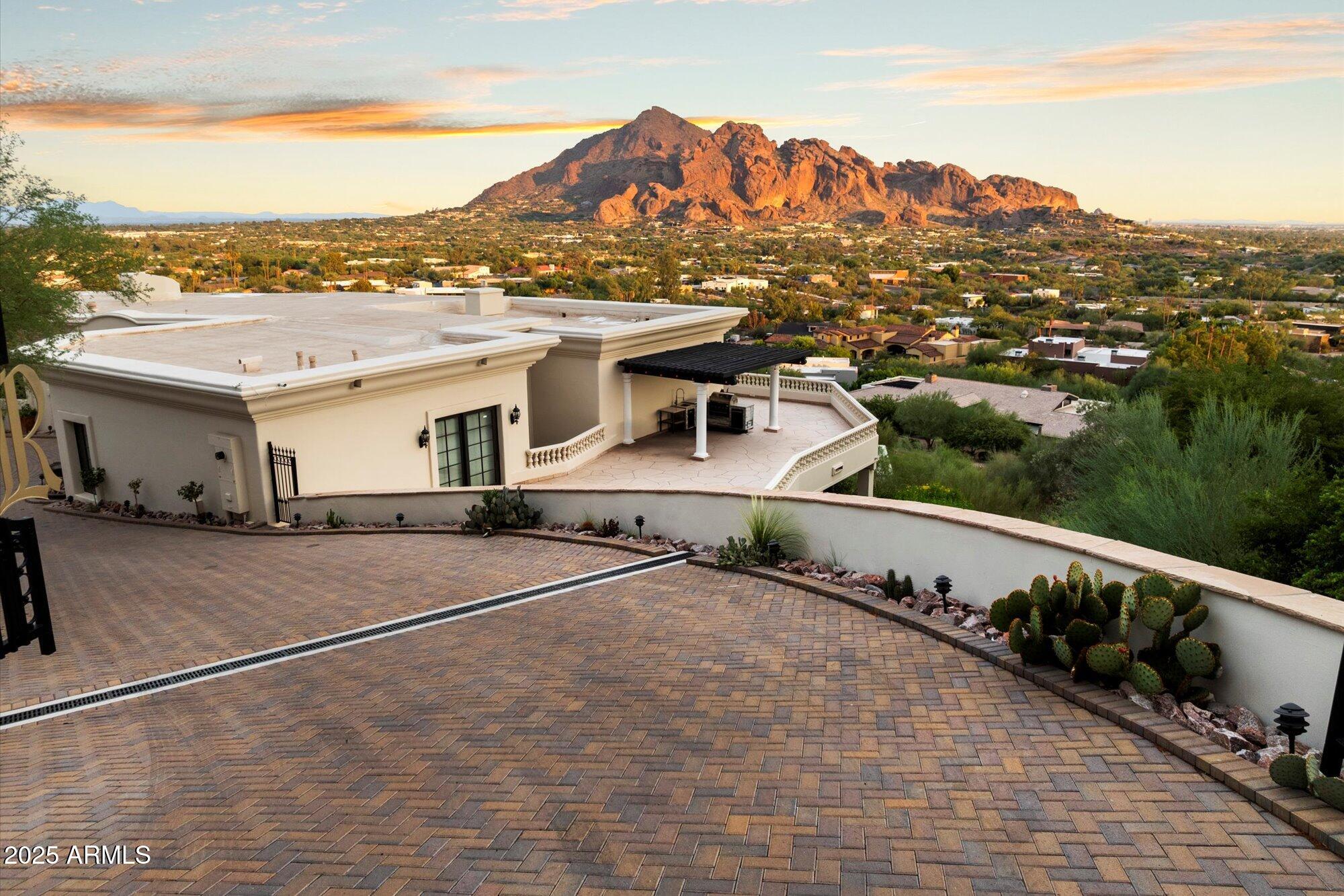 Paradise Valley, Arizona, 85253, United States, 6 Bedrooms Bedrooms, ,7 BathroomsBathrooms,Residential,Active,1946519