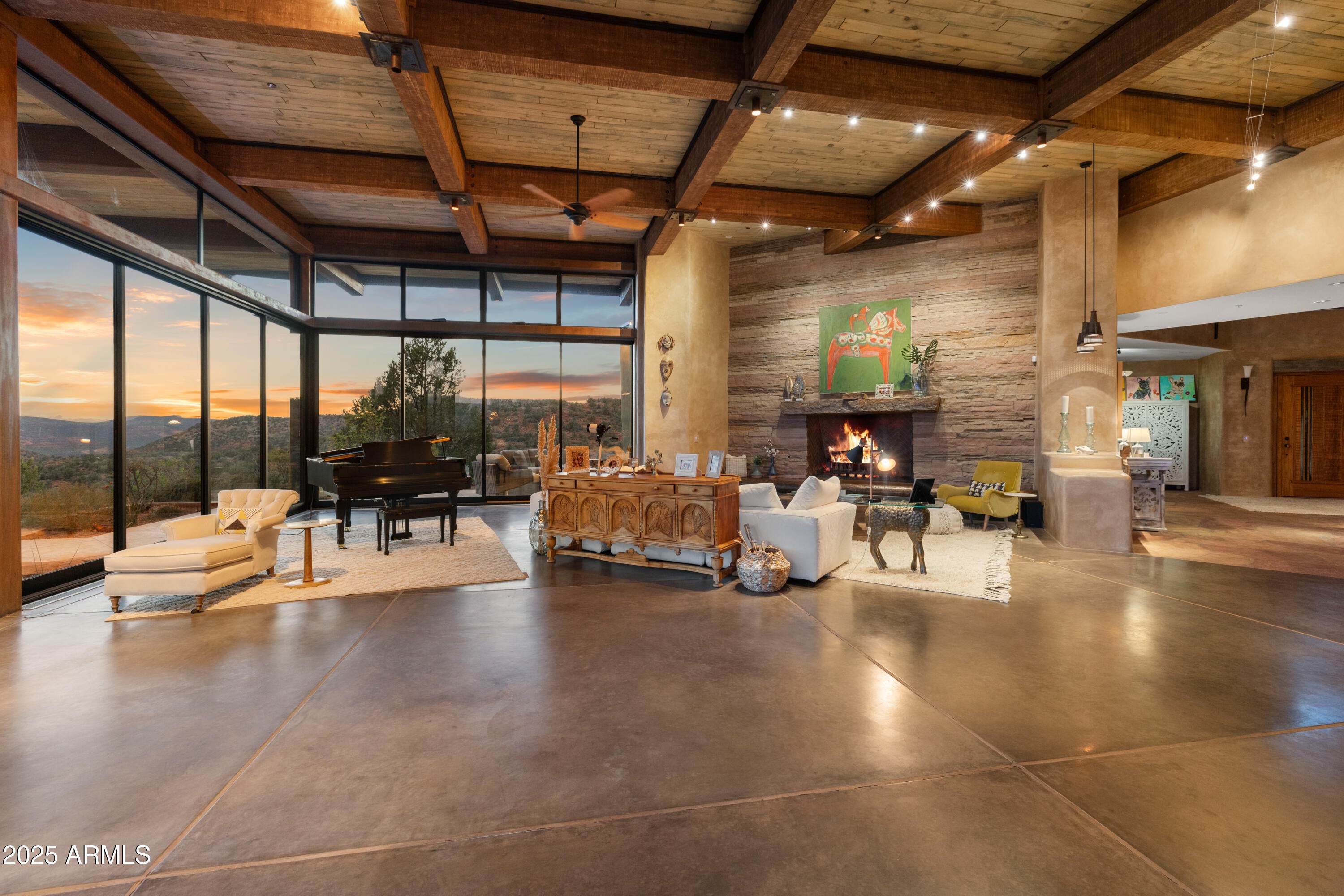 Sedona, Arizona, 86336, United States, 3 Bedrooms Bedrooms, ,6 BathroomsBathrooms,Residential,Active,1944279