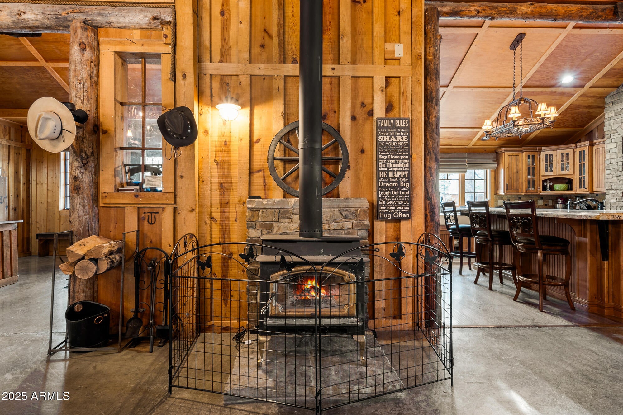 Lakeside, Arizona, 85929, United States, 8 Bedrooms Bedrooms, ,8 BathroomsBathrooms,Residential,Contingent,1996268