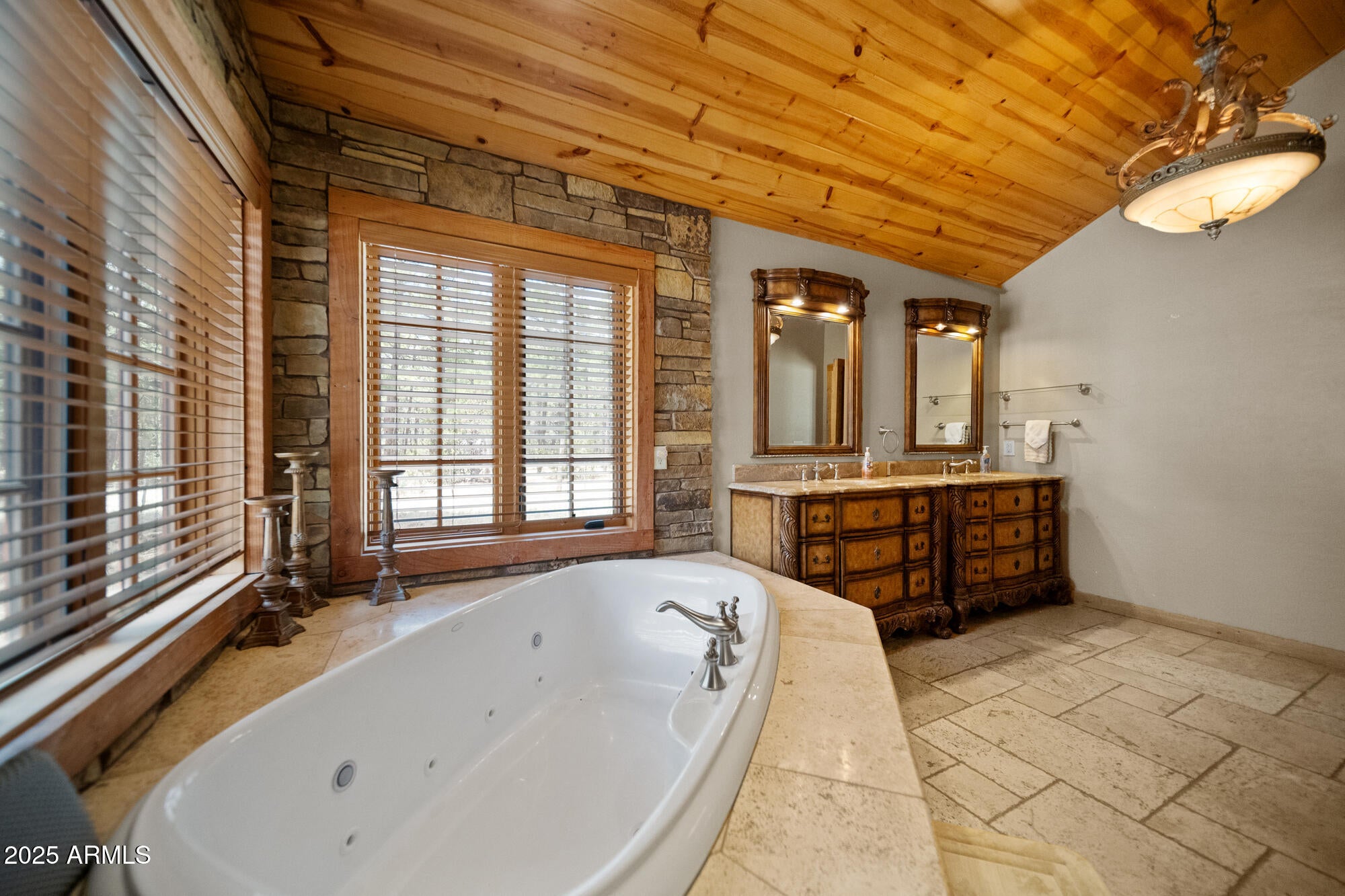 Lakeside, Arizona, 85929, United States, 8 Bedrooms Bedrooms, ,8 BathroomsBathrooms,Residential,Contingent,1996268