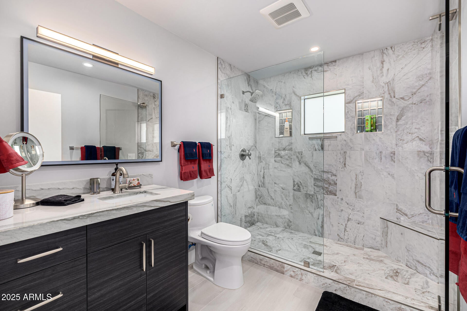 Phoenix, Arizona, 85018, United States, 4 Bedrooms Bedrooms, ,5 BathroomsBathrooms,Residential,Active,1968090