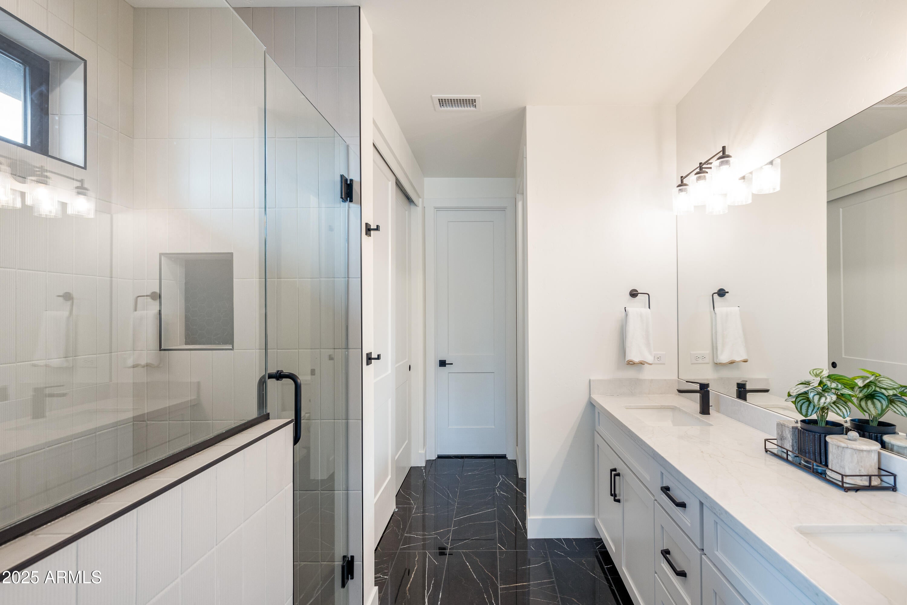 Flagstaff, Arizona, 86005, United States, 5 Bedrooms Bedrooms, ,4 BathroomsBathrooms,Residential,Active,1972167