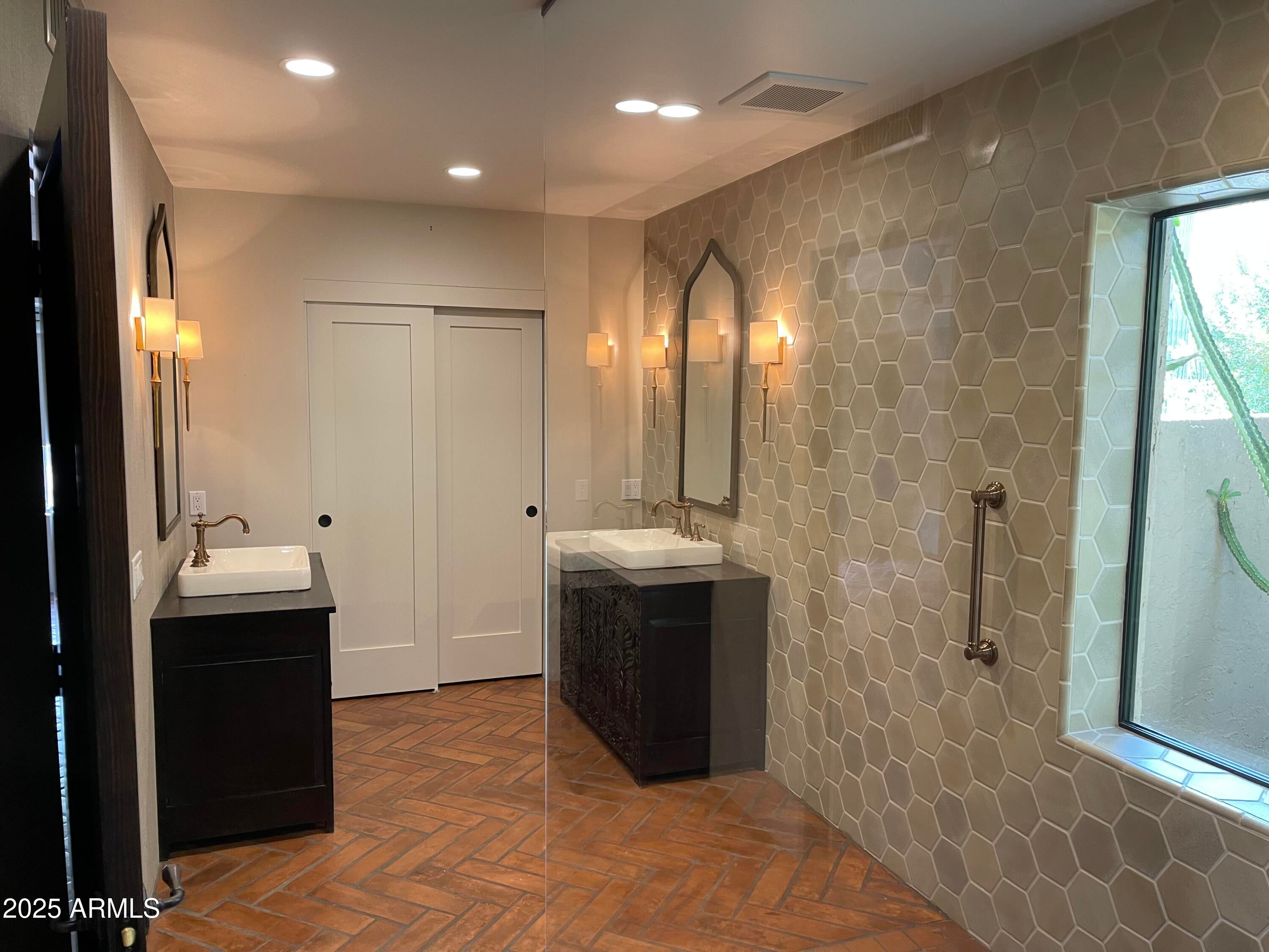 Carefree, Arizona, 85377, United States, 3 Bedrooms Bedrooms, ,3 BathroomsBathrooms,Residential,Active,1936429