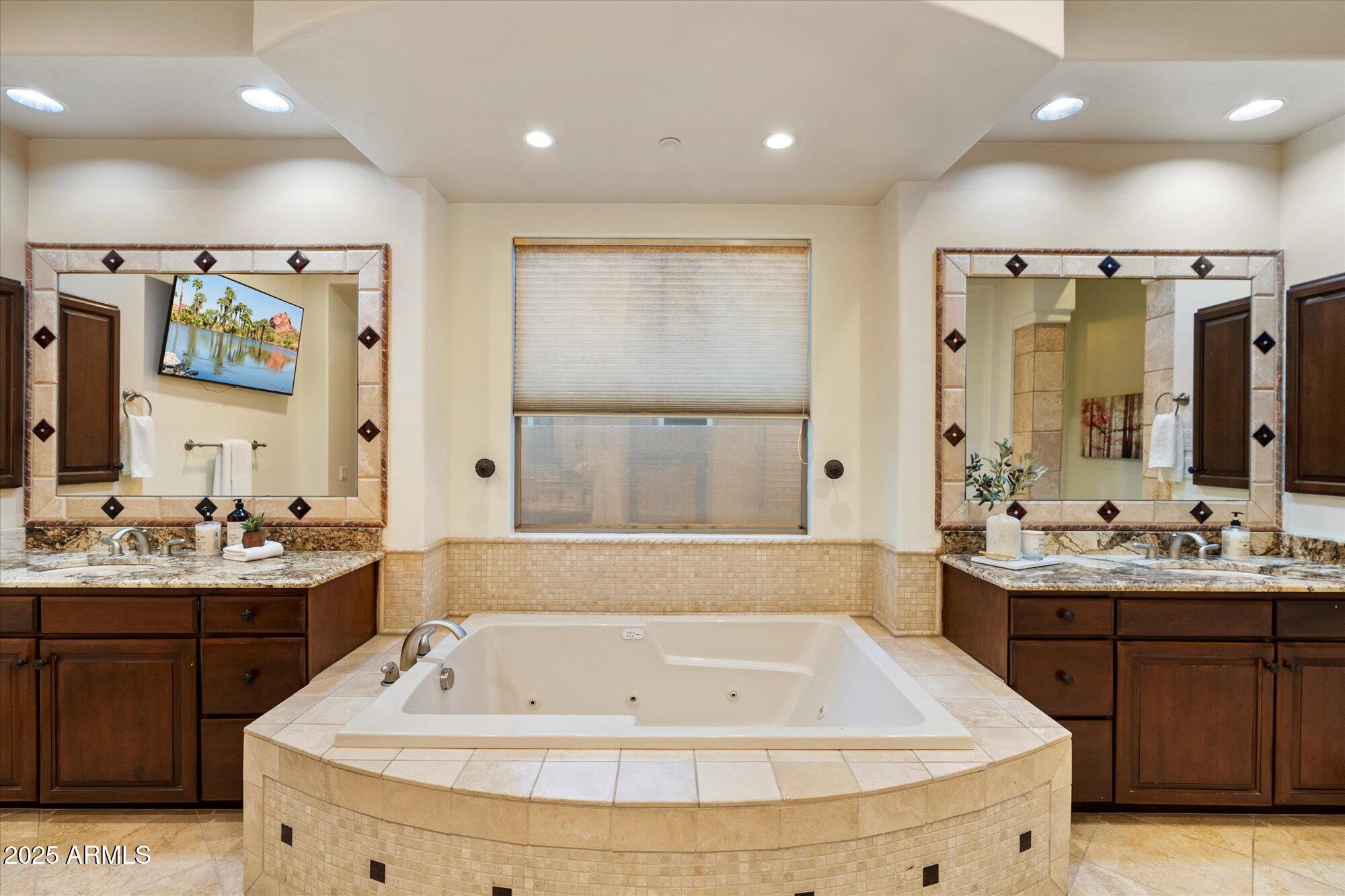 Phoenix, Arizona, 85050, United States, 4 Bedrooms Bedrooms, ,5 BathroomsBathrooms,Residential,Active,2001081