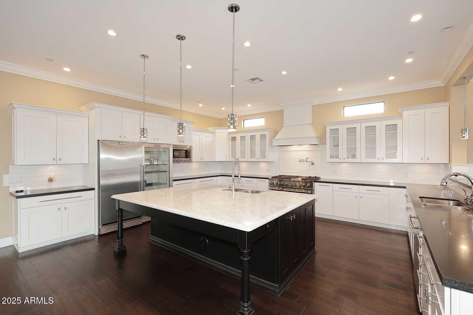 Scottsdale, Arizona, 85258, United States, 5 Bedrooms Bedrooms, ,5 BathroomsBathrooms,Residential,Active,1997642