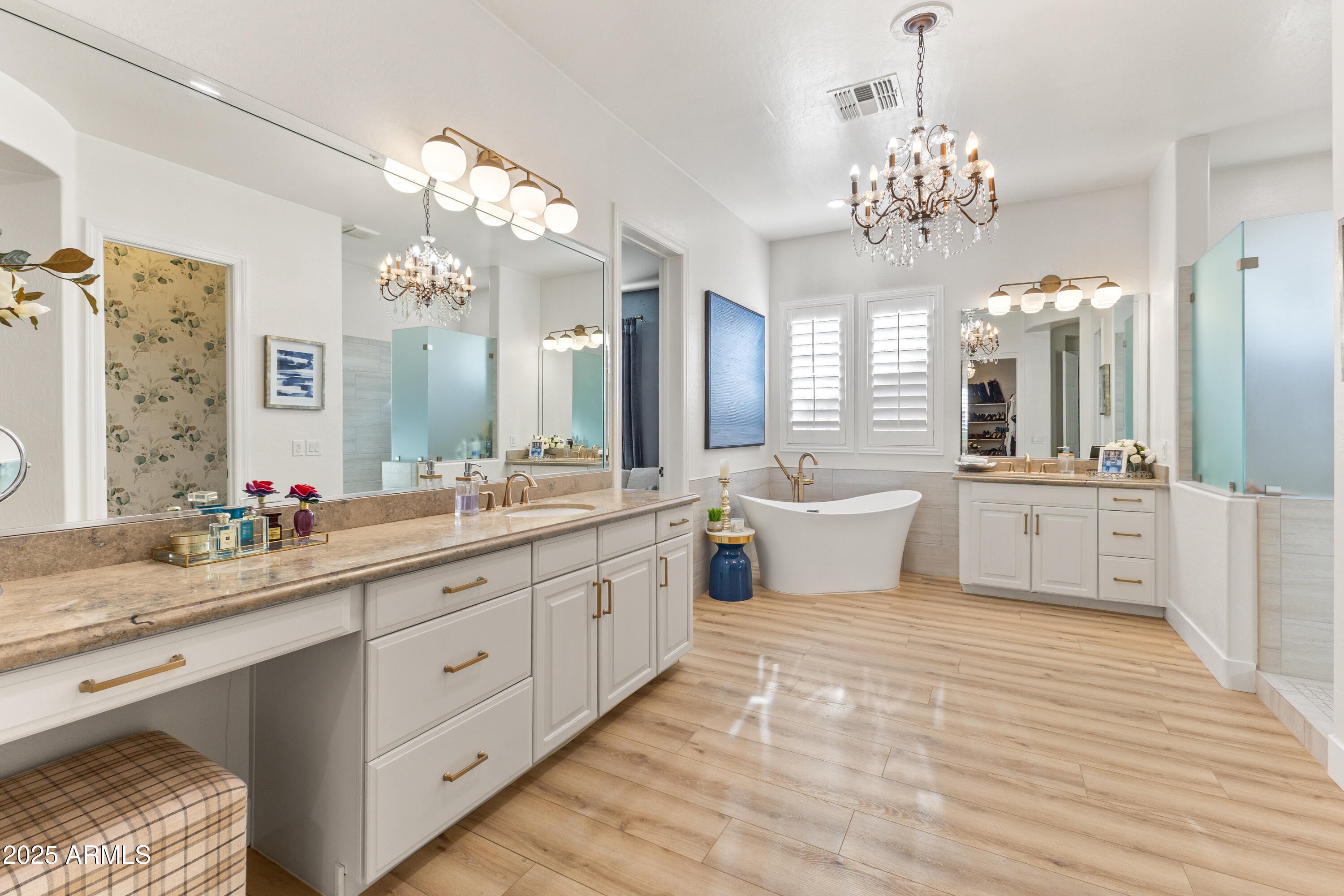 Scottsdale, Arizona, 85255, United States, 5 Bedrooms Bedrooms, ,3 BathroomsBathrooms,Residential,Active,1946529