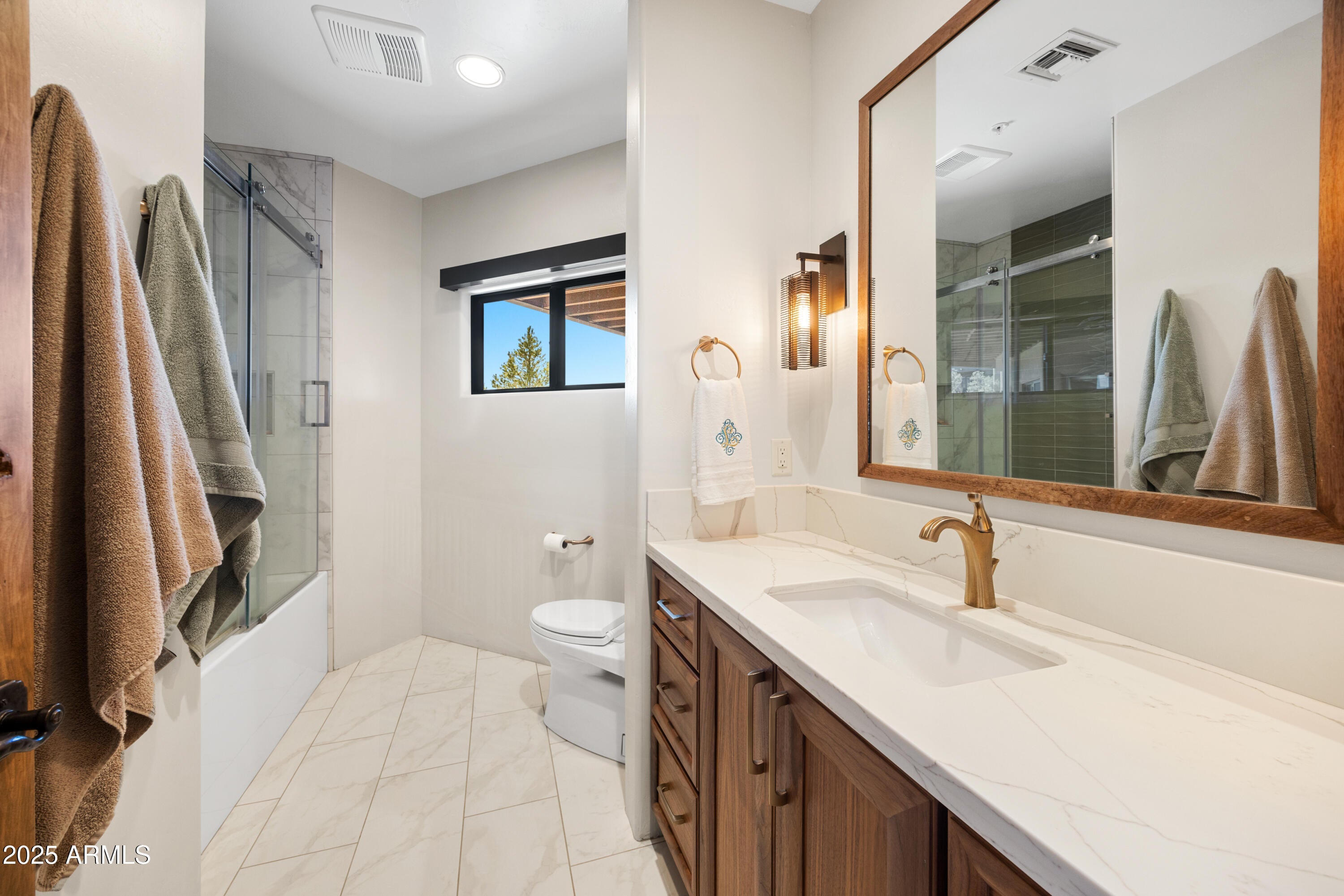 Sedona, Arizona, 86336, United States, 3 Bedrooms Bedrooms, ,4 BathroomsBathrooms,Residential,Active,1971787