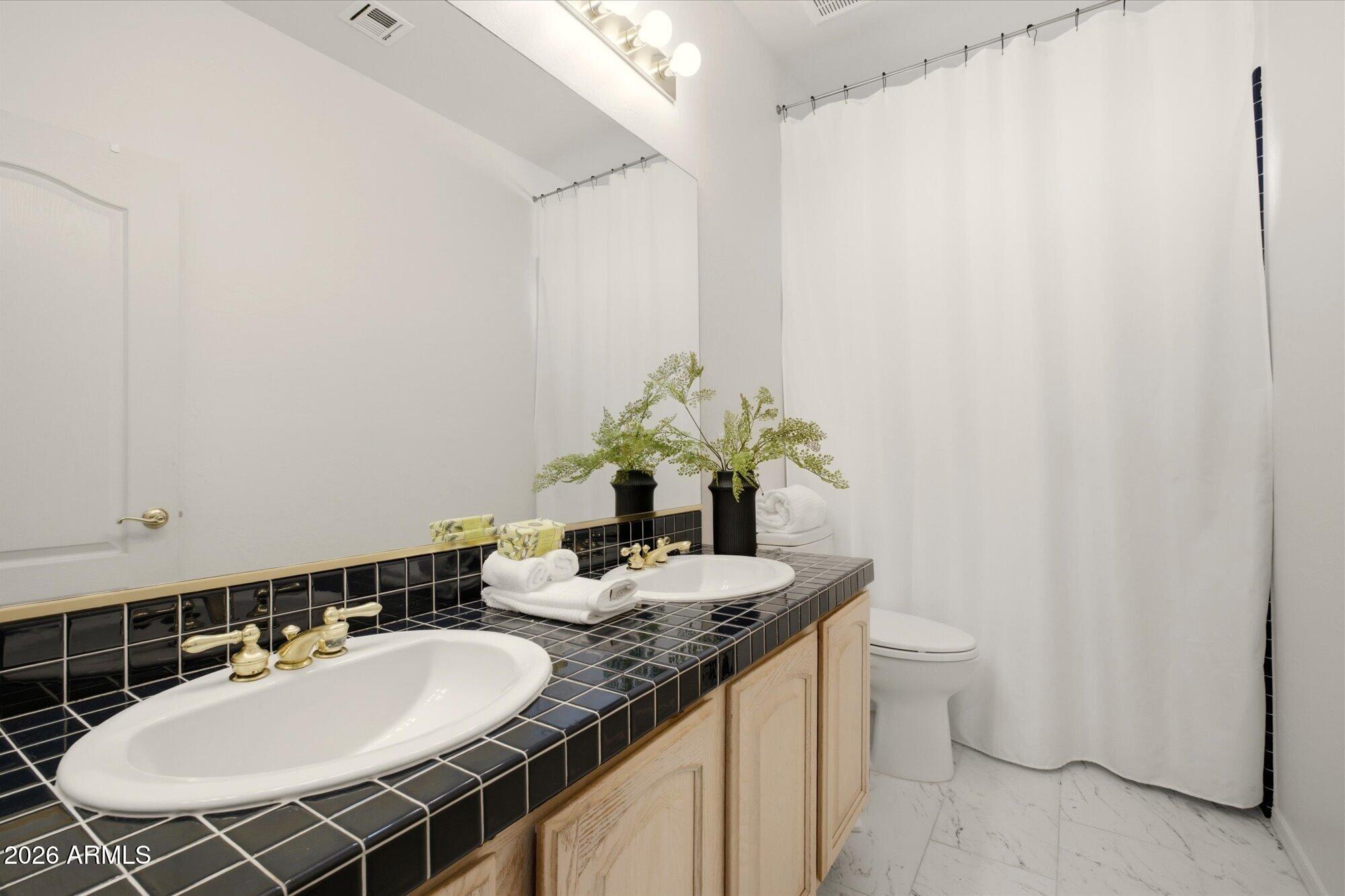 Scottsdale, Arizona, 85255, United States, 5 Bedrooms Bedrooms, ,3 BathroomsBathrooms,Residential,Contingent,2028545