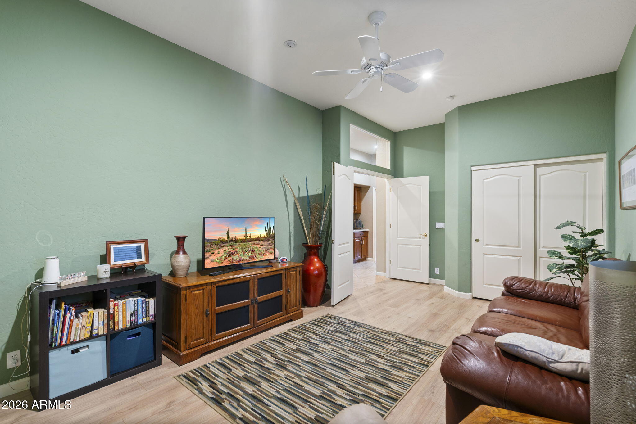 Phoenix, Arizona, 85054, United States, 3 Bedrooms Bedrooms, ,2 BathroomsBathrooms,Residential,Active,2013936