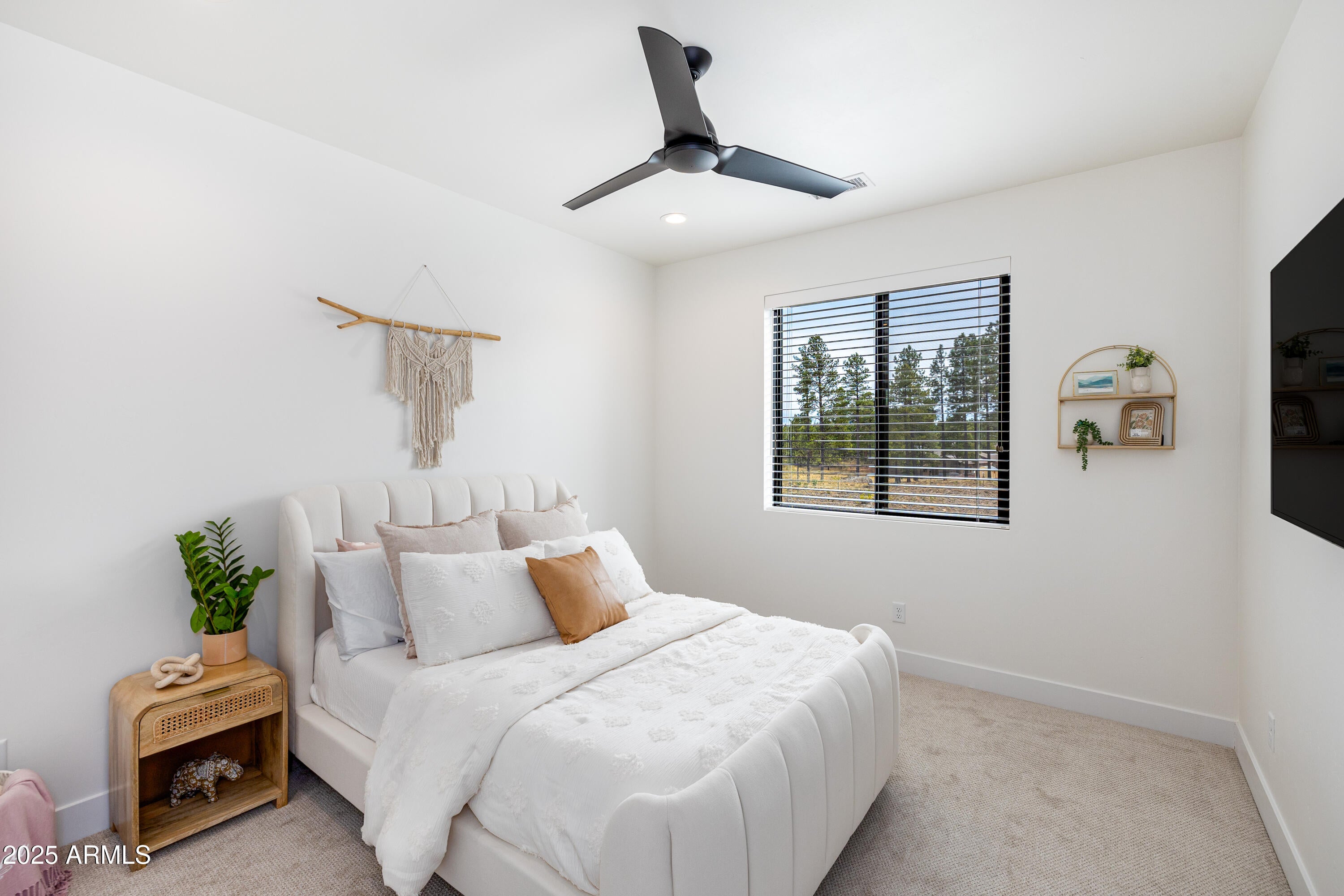 Flagstaff, Arizona, 86005, United States, 5 Bedrooms Bedrooms, ,4 BathroomsBathrooms,Residential,Active,1972167