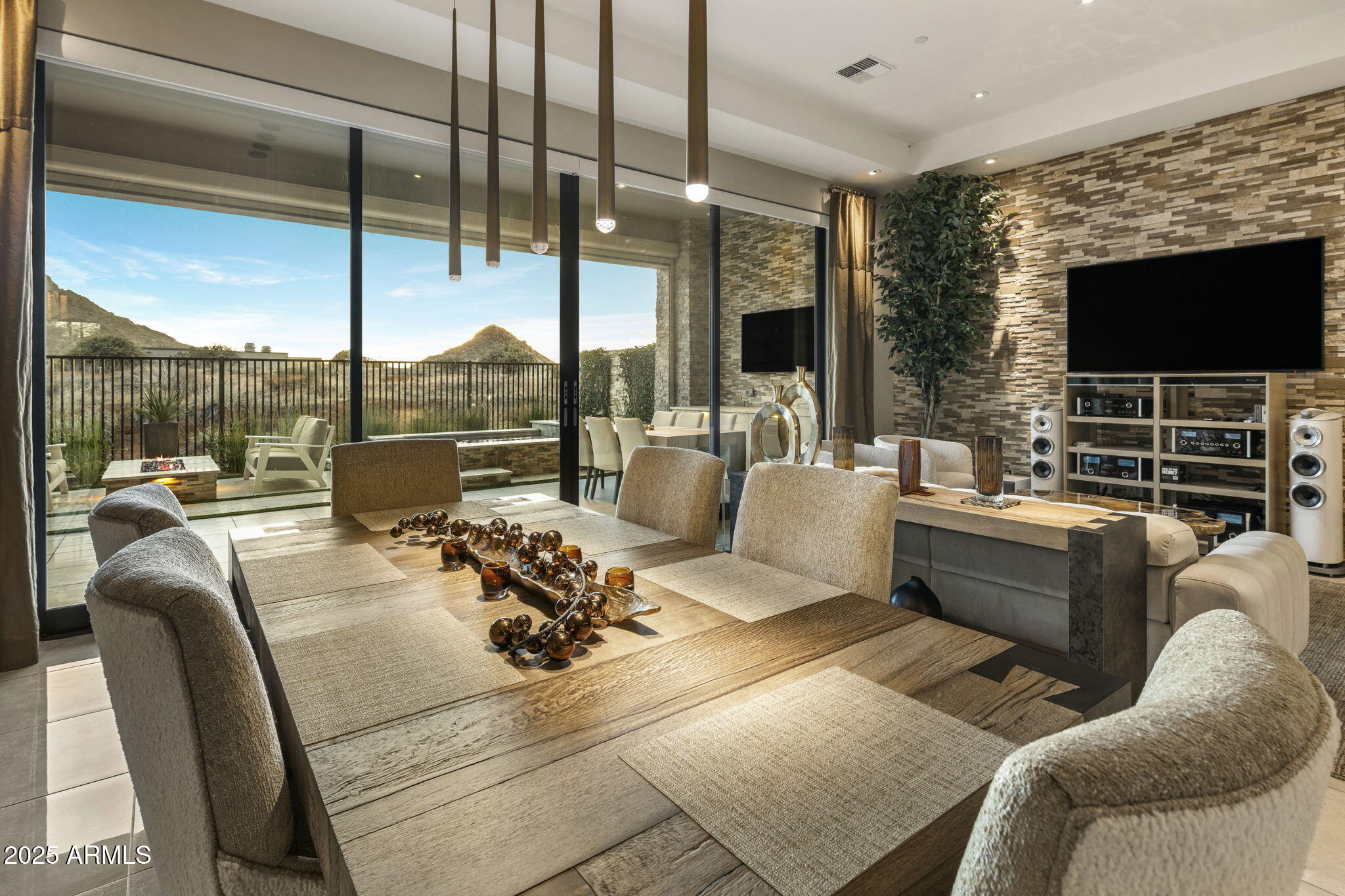 Scottsdale, Arizona, 85255, United States, 2 Bedrooms Bedrooms, ,3 BathroomsBathrooms,Residential,Active,1952594