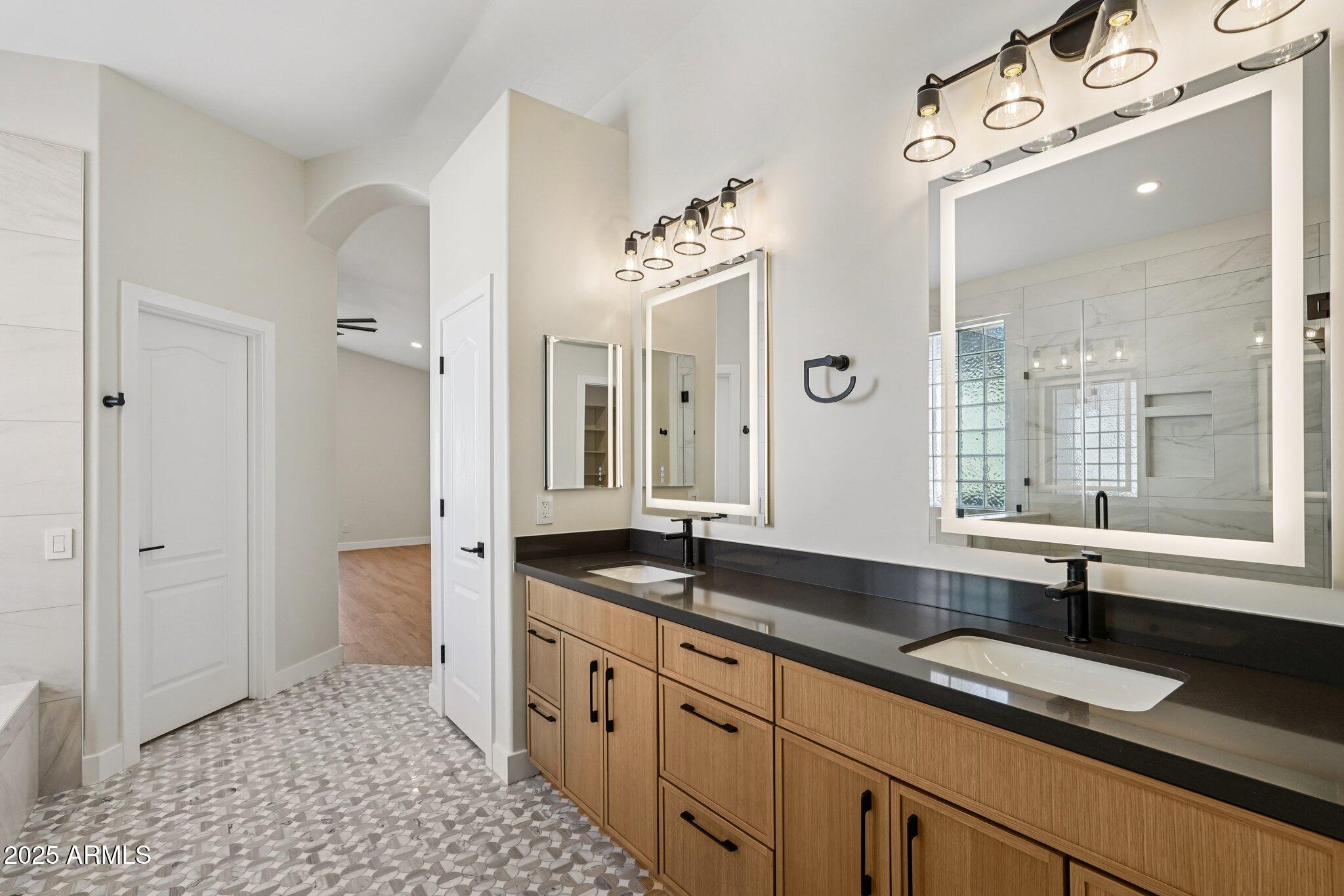 Glendale, Arizona, 85308, United States, 5 Bedrooms Bedrooms, ,4 BathroomsBathrooms,Residential,Active,1945319