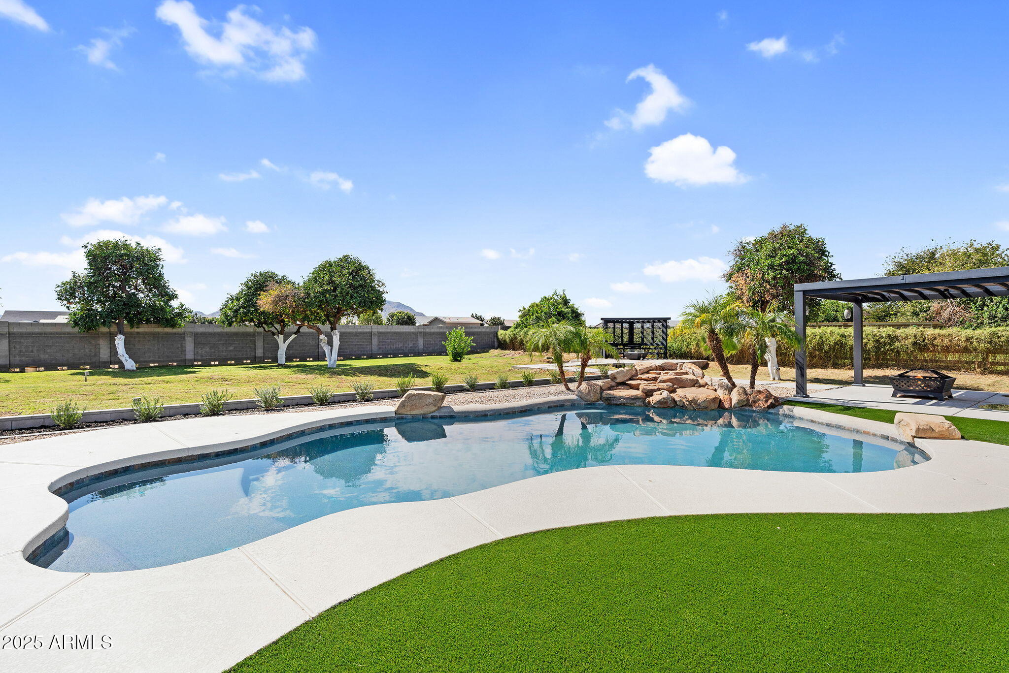 Gilbert, Arizona, 85298, United States, 5 Bedrooms Bedrooms, ,3 BathroomsBathrooms,Residential,Pending,2006857