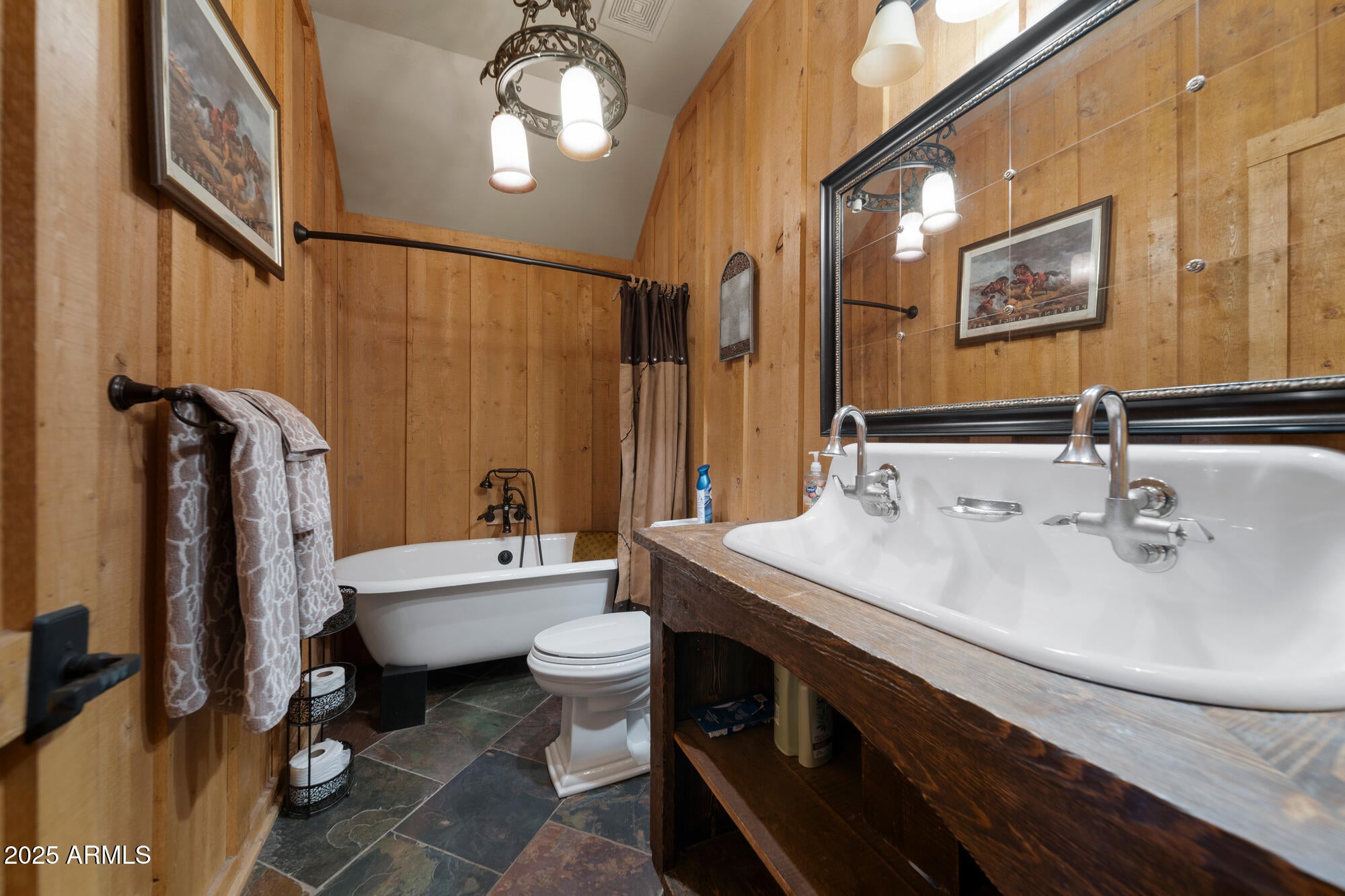 Lakeside, Arizona, 85929, United States, 8 Bedrooms Bedrooms, ,8 BathroomsBathrooms,Residential,Contingent,1996268