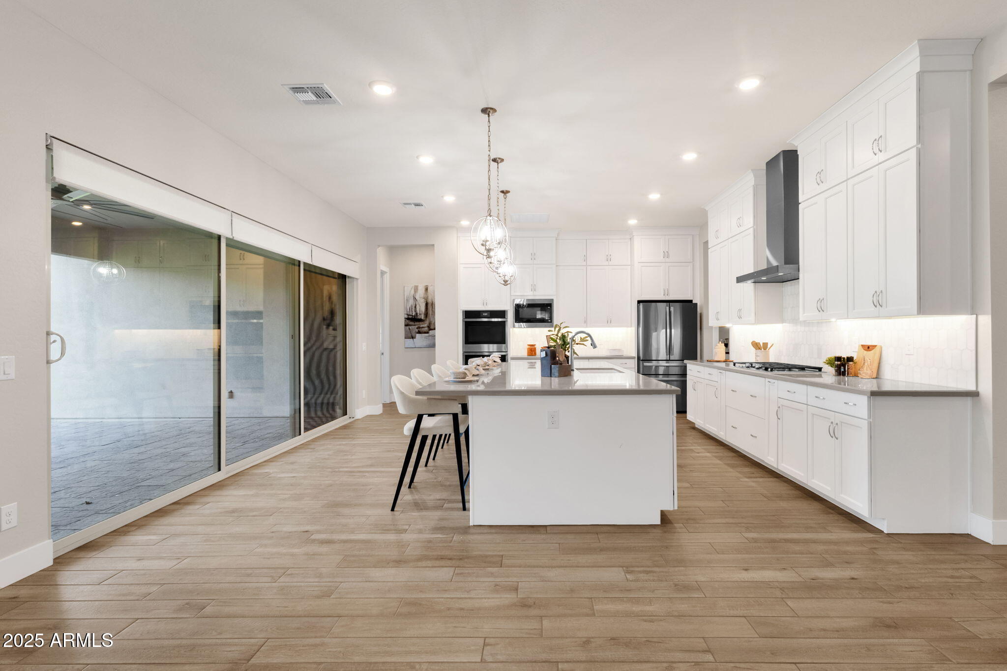 Gilbert, Arizona, 85298, United States, 5 Bedrooms Bedrooms, ,4 BathroomsBathrooms,Residential,Pending,1998605