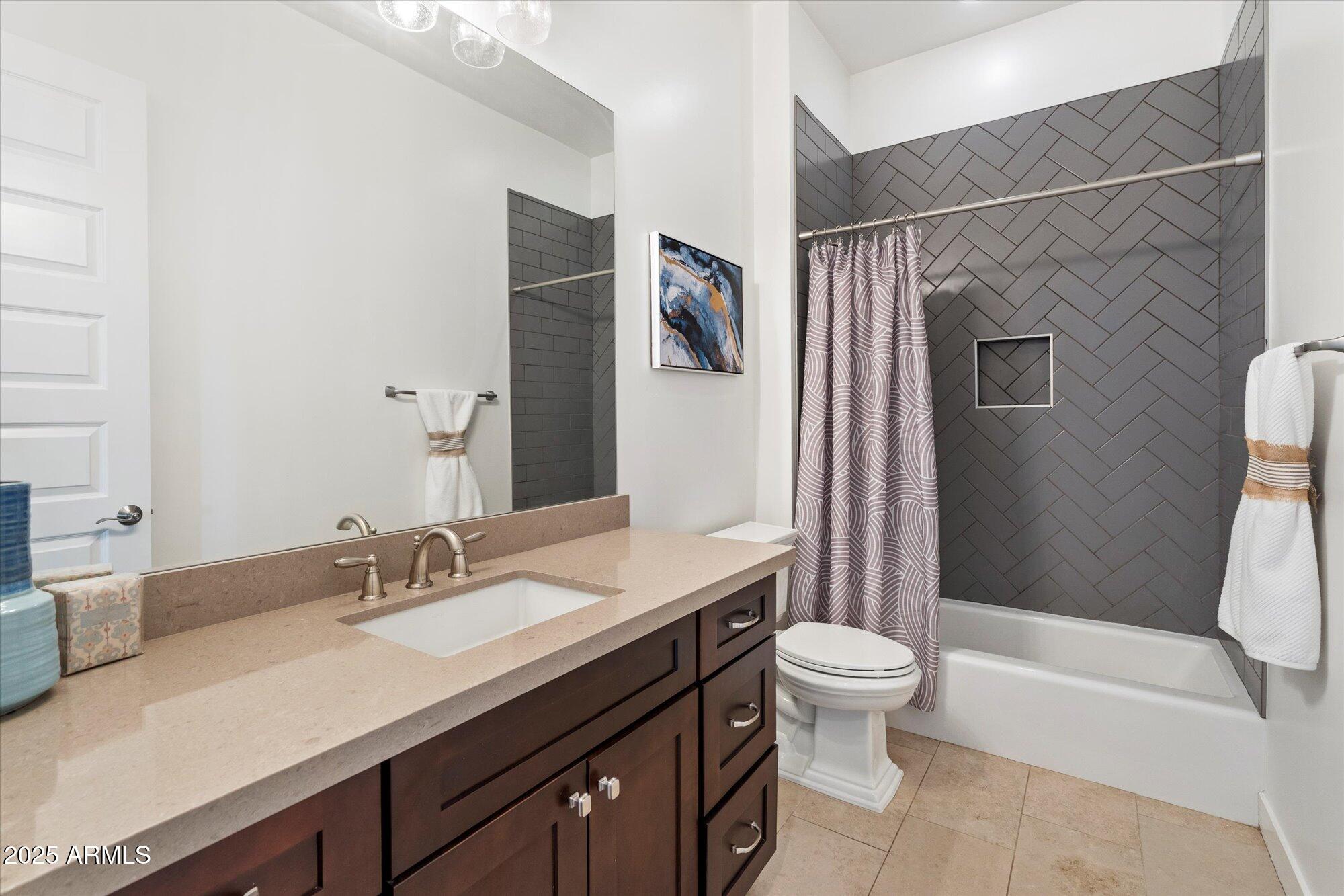 Phoenix, Arizona, 85021, United States, 4 Bedrooms Bedrooms, ,5 BathroomsBathrooms,Residential,Active,1929685