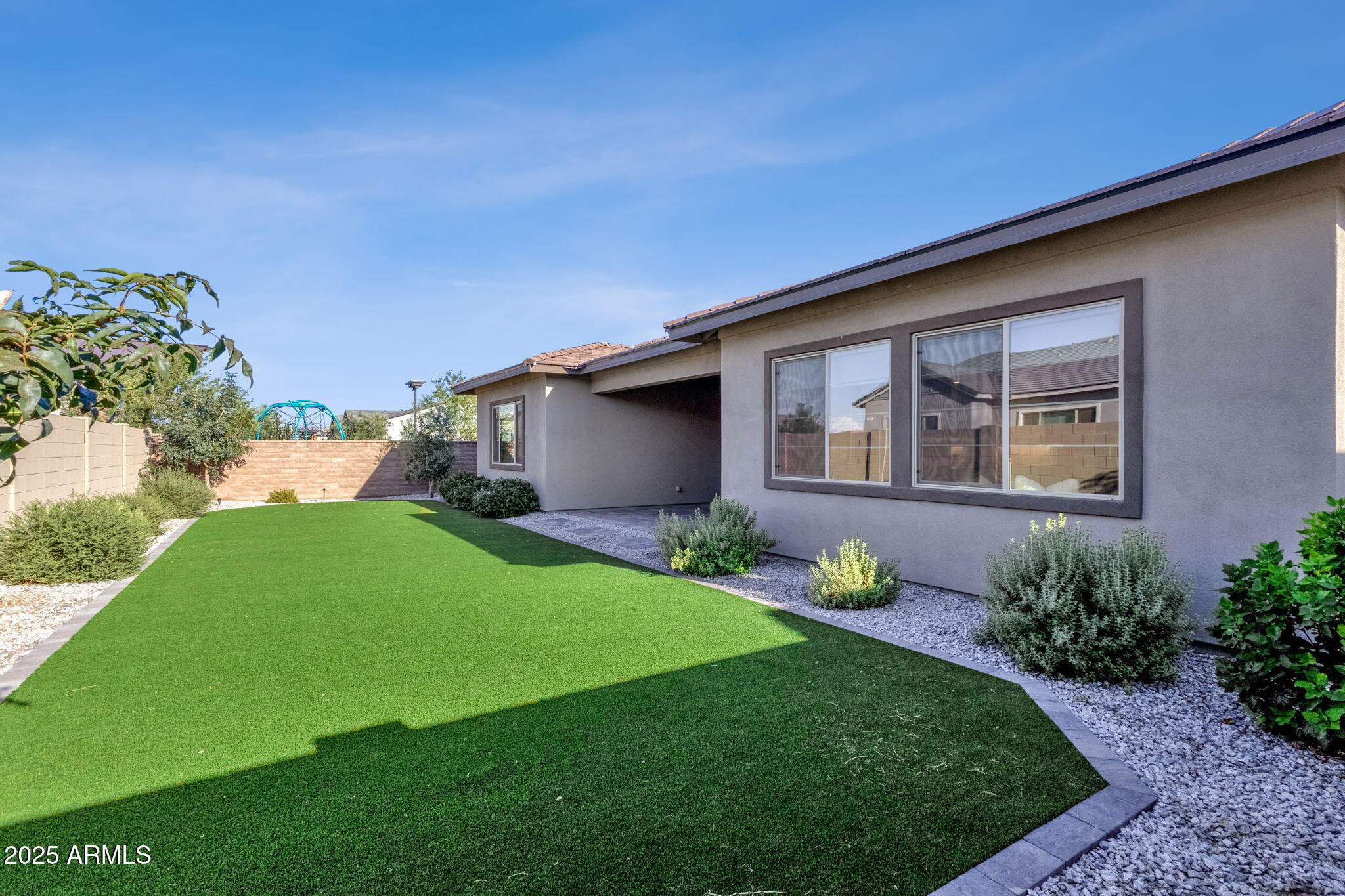 Gilbert, Arizona, 85298, United States, 5 Bedrooms Bedrooms, ,4 BathroomsBathrooms,Residential,Pending,1998605