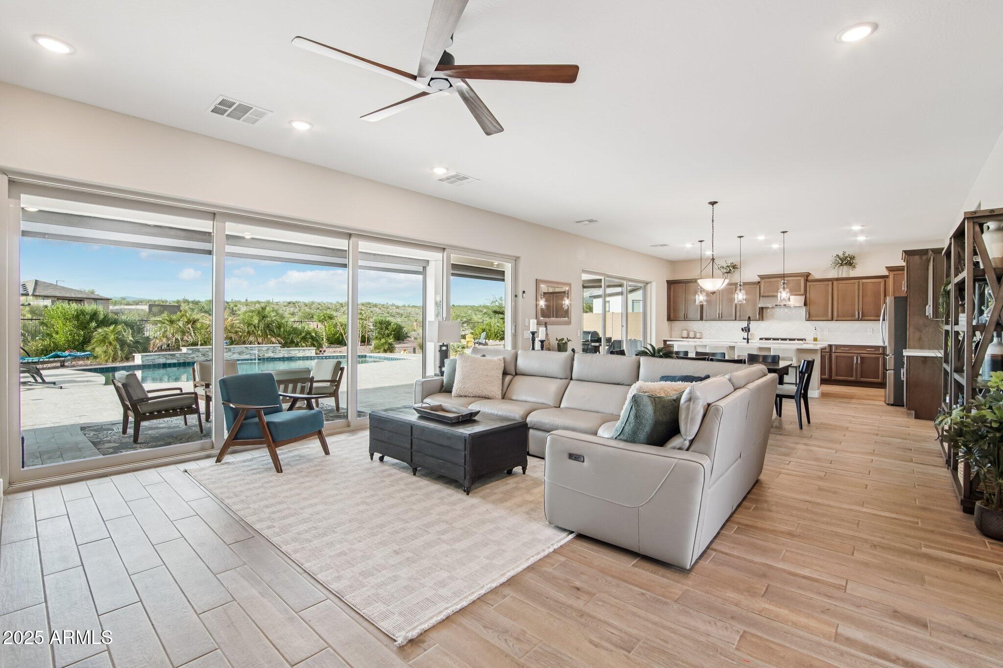 New River, Arizona, 85087, United States, 5 Bedrooms Bedrooms, ,4 BathroomsBathrooms,Residential,Active,1986912