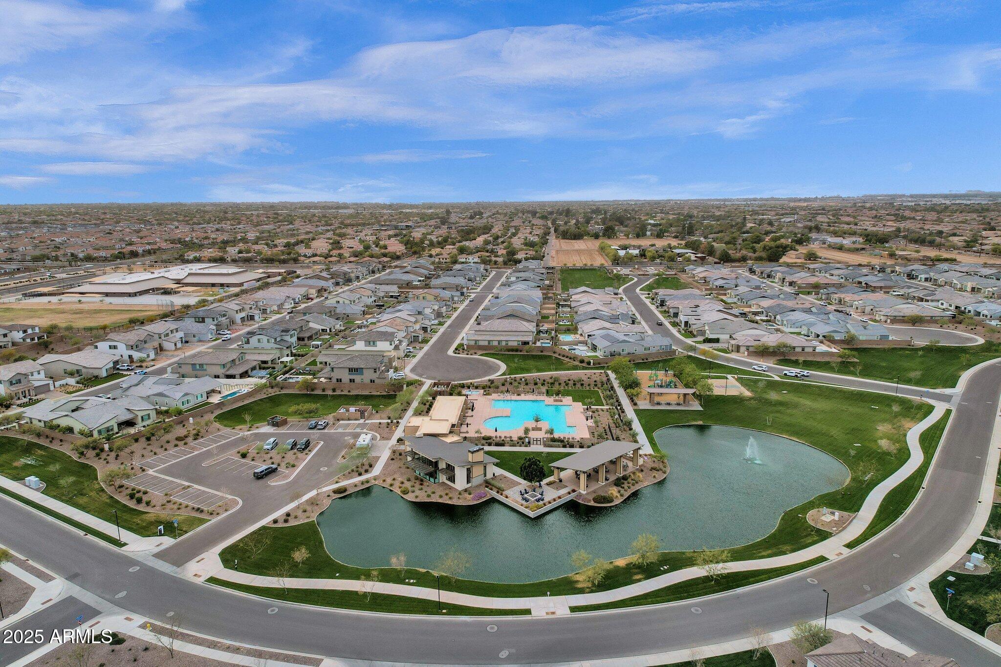 Gilbert, Arizona, 85298, United States, 5 Bedrooms Bedrooms, ,4 BathroomsBathrooms,Residential,Pending,1998605