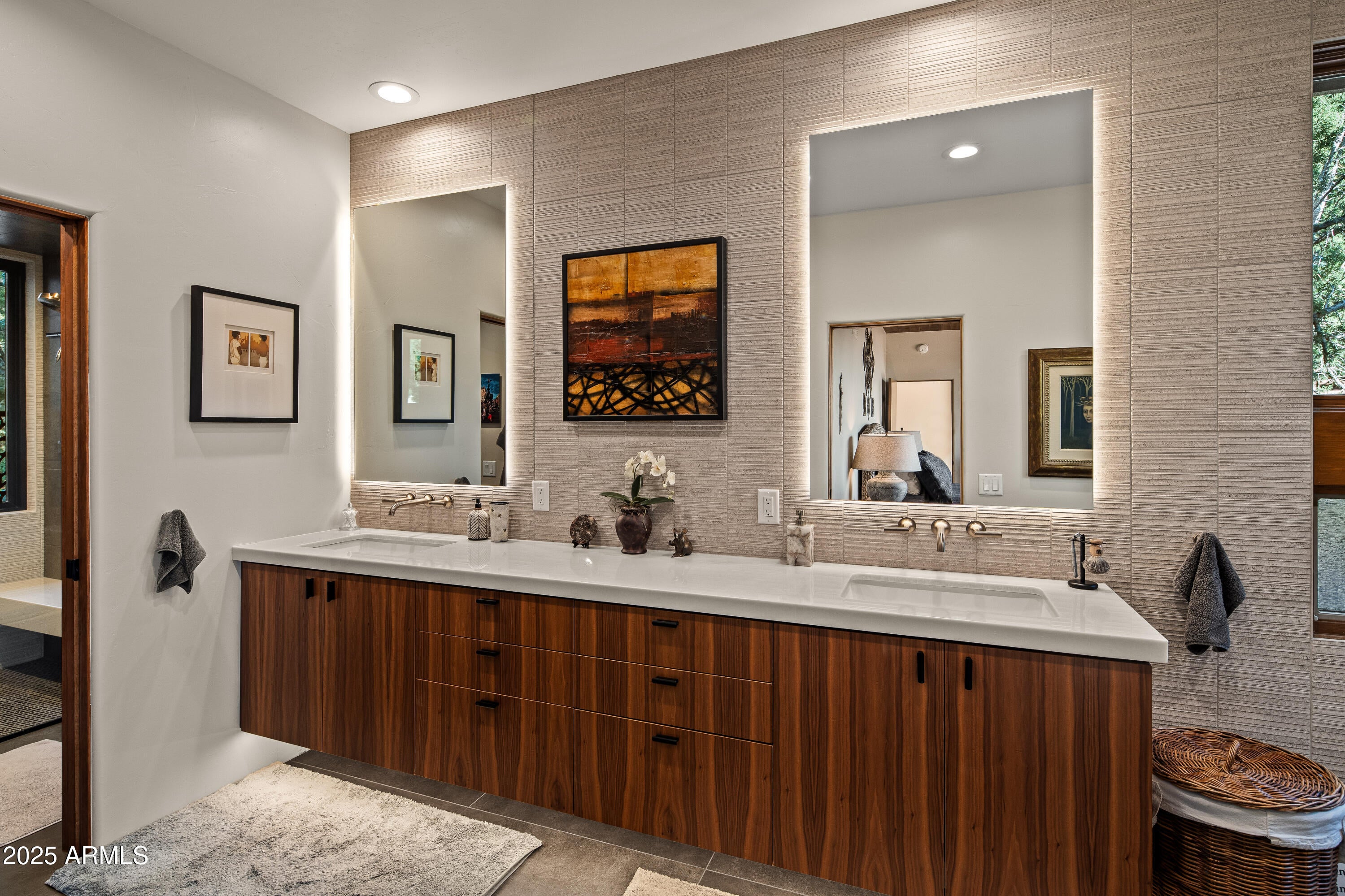 Sedona, Arizona, 86336, United States, 3 Bedrooms Bedrooms, ,4 BathroomsBathrooms,Residential,Active,1946525