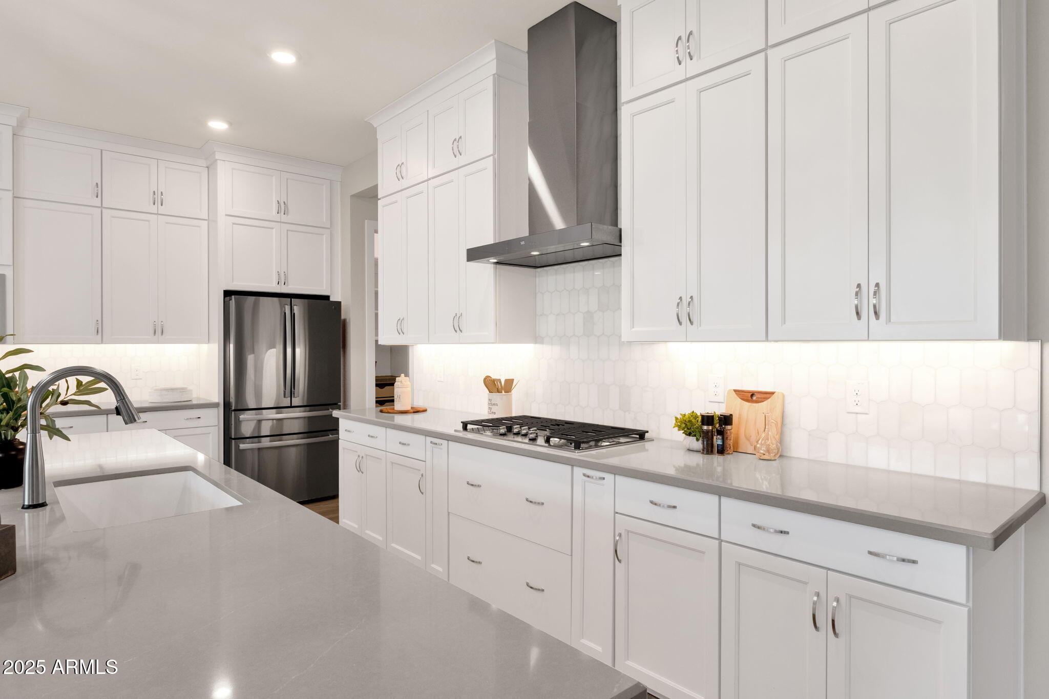 Gilbert, Arizona, 85298, United States, 5 Bedrooms Bedrooms, ,4 BathroomsBathrooms,Residential,Pending,1998605