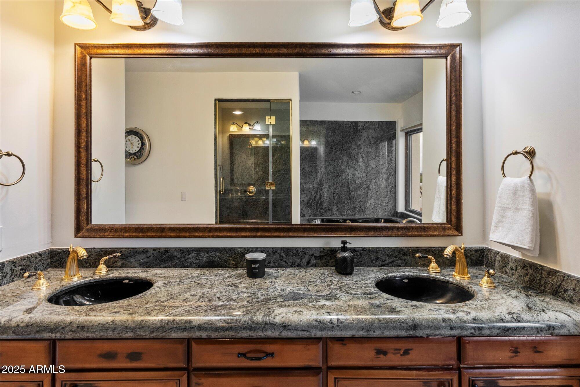 Paradise Valley, Arizona, 85253, United States, 6 Bedrooms Bedrooms, ,7 BathroomsBathrooms,Residential,Active,1946519