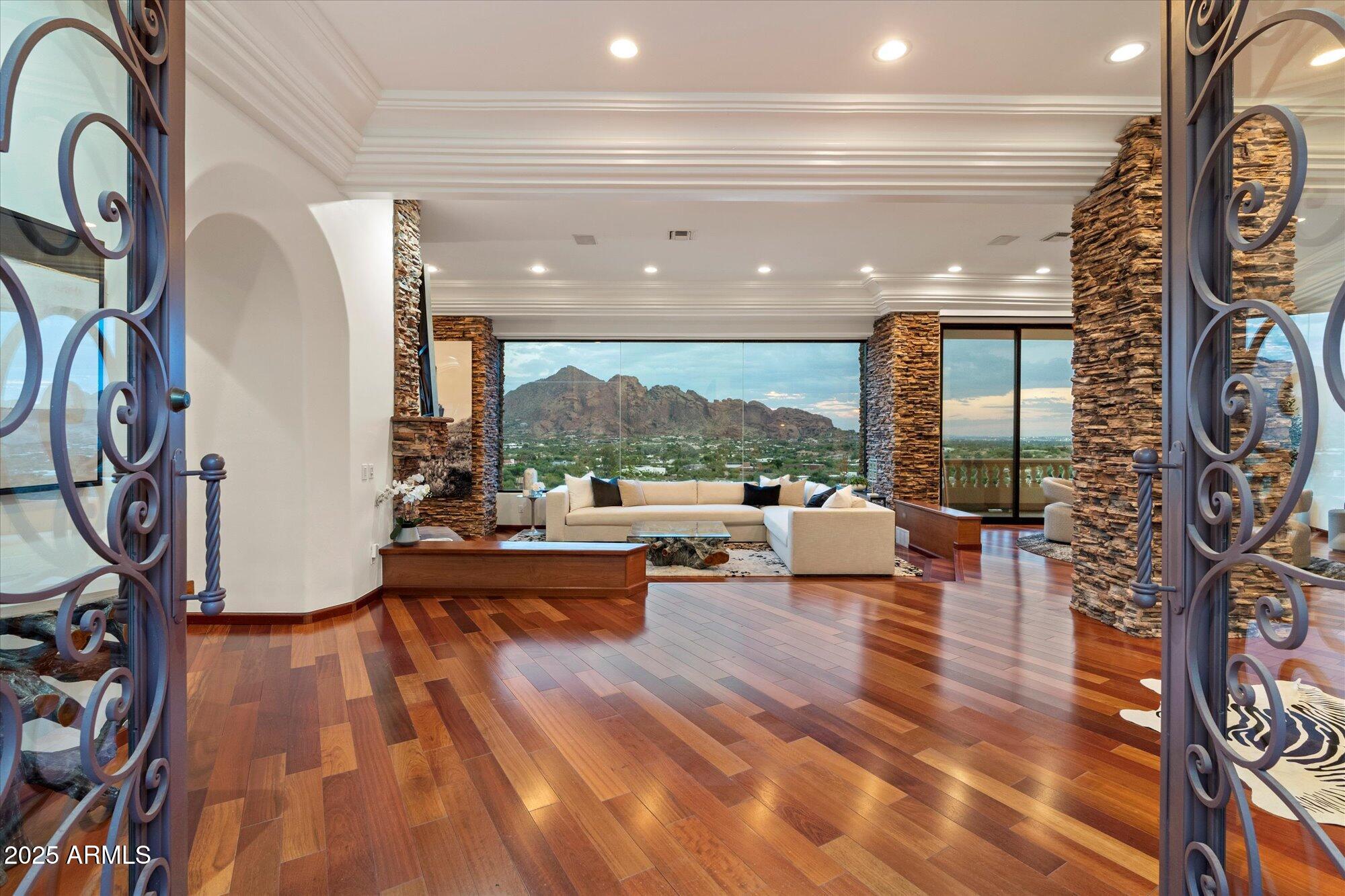 Paradise Valley, Arizona, 85253, United States, 6 Bedrooms Bedrooms, ,7 BathroomsBathrooms,Residential,Active,1946519
