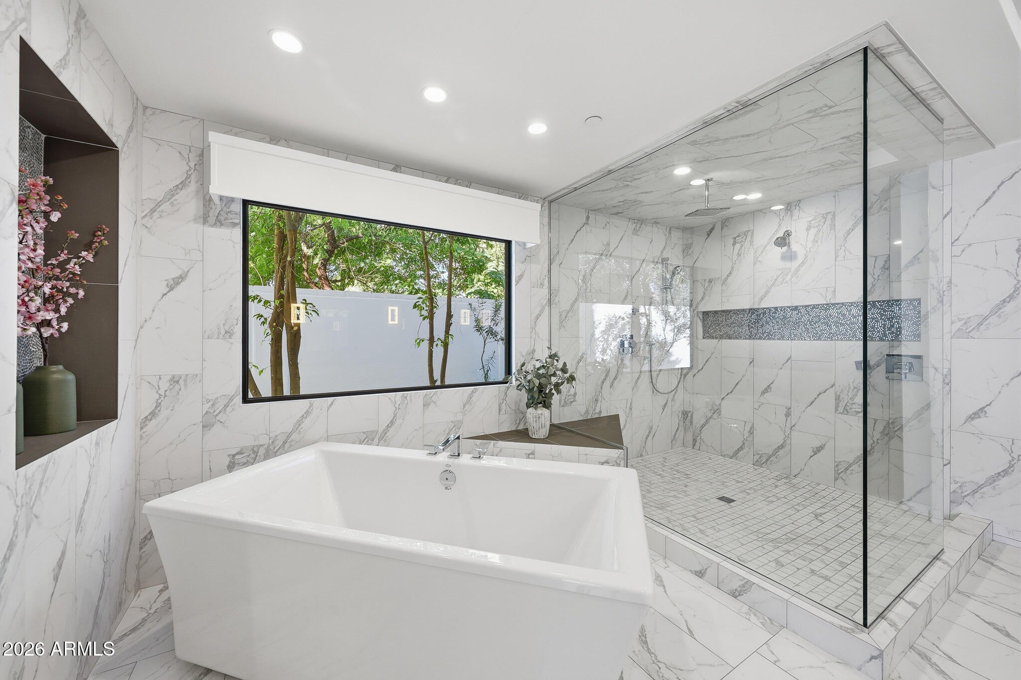 Phoenix, Arizona, 85018, United States, 6 Bedrooms Bedrooms, ,6 BathroomsBathrooms,Residential,Active,2012488