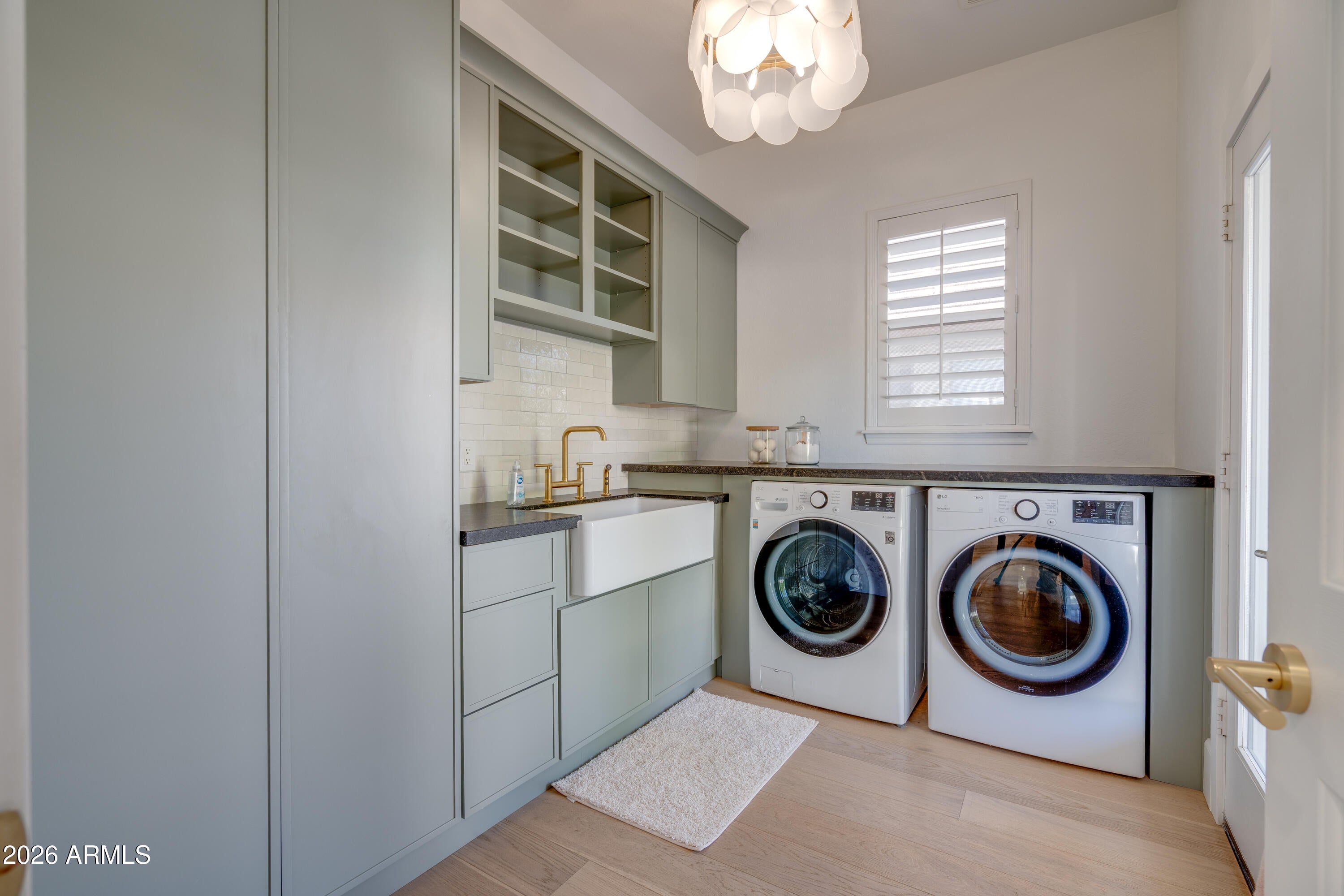 Gilbert, Arizona, 85234, United States, 6 Bedrooms Bedrooms, ,5 BathroomsBathrooms,Residential,Active,2013405