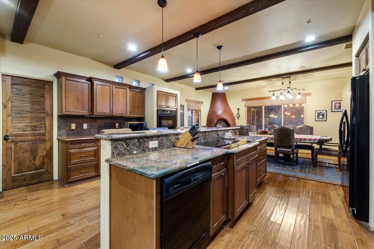 Sedona, Arizona, 86351, United States, 5 Bedrooms Bedrooms, ,5 BathroomsBathrooms,Residential,Active,1951787