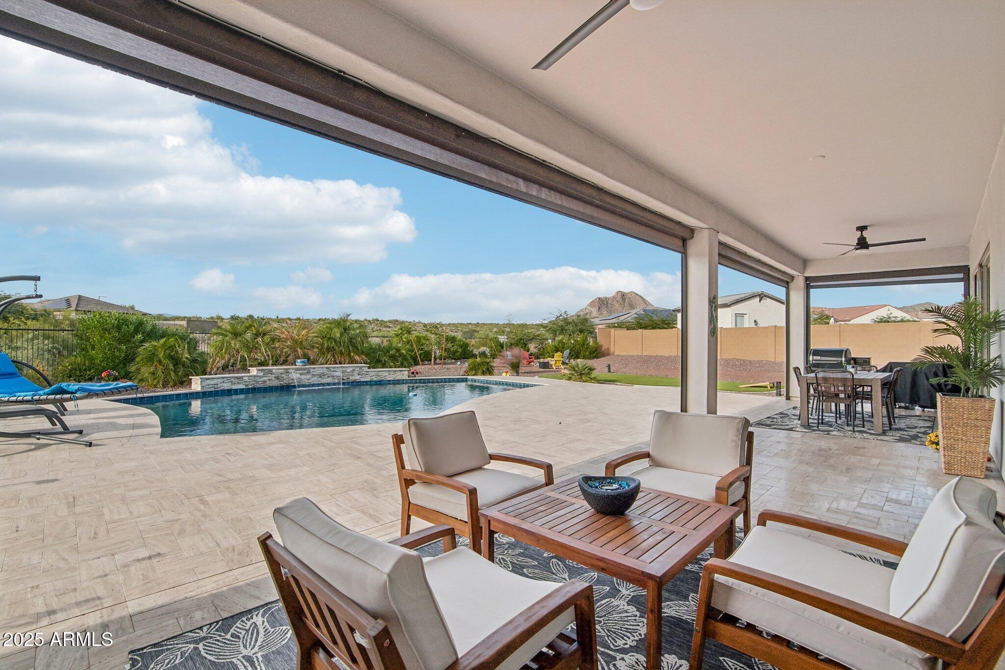 New River, Arizona, 85087, United States, 5 Bedrooms Bedrooms, ,4 BathroomsBathrooms,Residential,Active,1986912