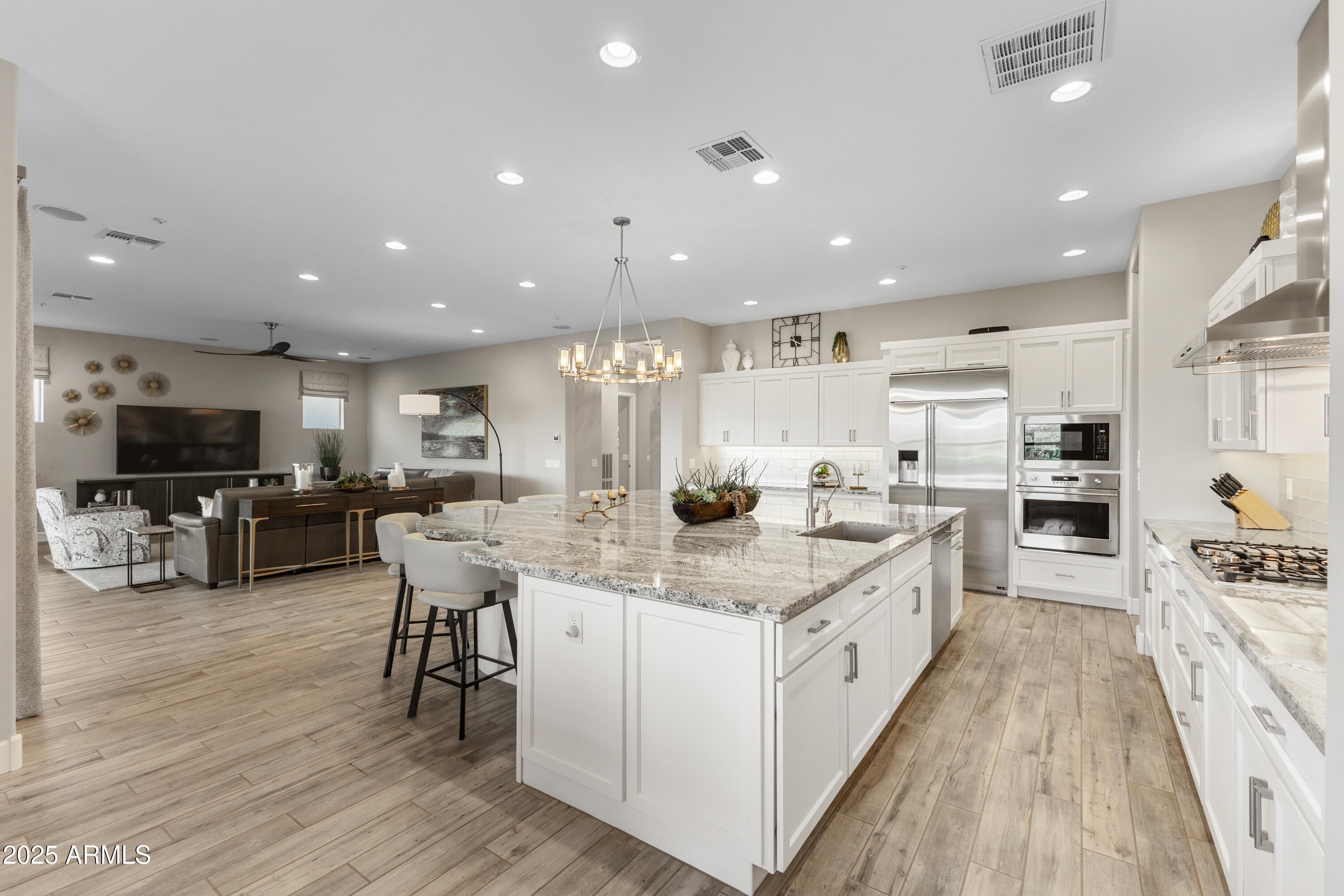 Rio Verde, Arizona, 85263, United States, 3 Bedrooms Bedrooms, ,4 BathroomsBathrooms,Residential,Contingent,2008339