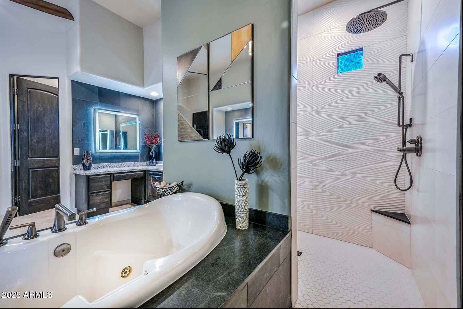 Peoria, Arizona, 85383, United States, 3 Bedrooms Bedrooms, ,4 BathroomsBathrooms,Residential,Active,1943830