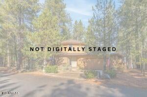 Flagstaff, Arizona, 86005, United States, 3 Bedrooms Bedrooms, ,3 BathroomsBathrooms,Residential,Active,2002672