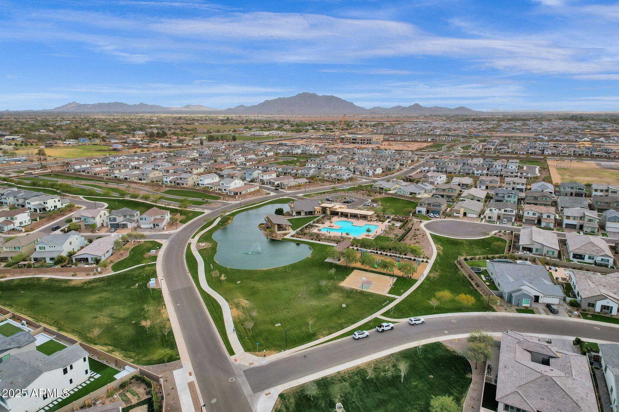 Gilbert, Arizona, 85298, United States, 5 Bedrooms Bedrooms, ,4 BathroomsBathrooms,Residential,Pending,1998605