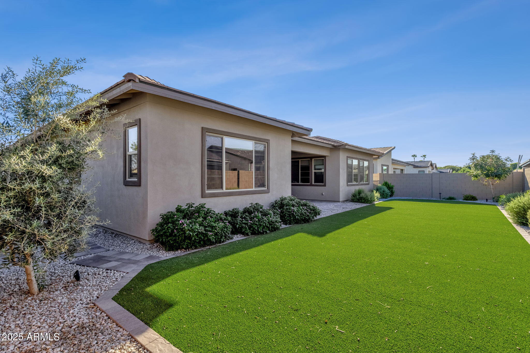 Gilbert, Arizona, 85298, United States, 5 Bedrooms Bedrooms, ,4 BathroomsBathrooms,Residential,Pending,1998605