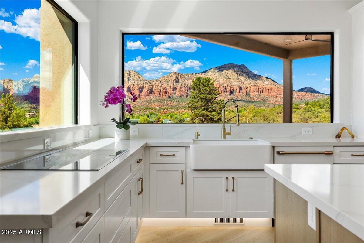 Sedona, Arizona, 86351, United States, 5 Bedrooms Bedrooms, ,6 BathroomsBathrooms,Residential,Active,1944107