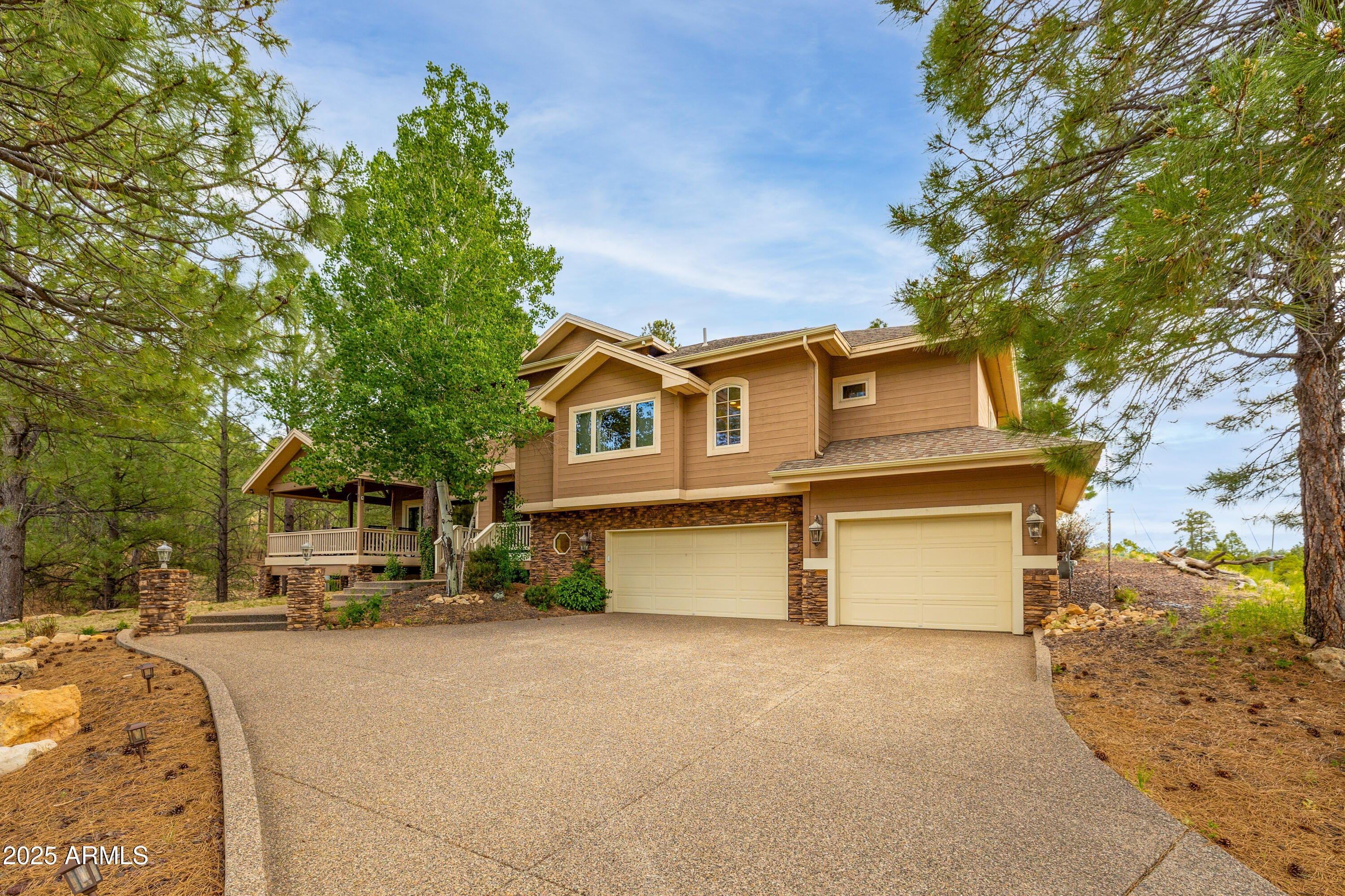 Flagstaff, Arizona, 86004, United States, 5 Bedrooms Bedrooms, ,5 BathroomsBathrooms,Residential,Active,1834471