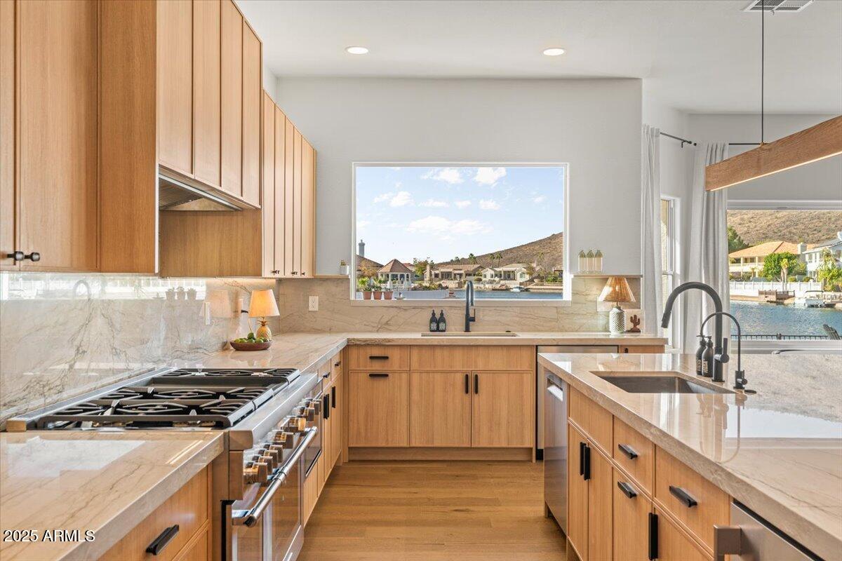 Glendale, Arizona, 85308, United States, 5 Bedrooms Bedrooms, ,4 BathroomsBathrooms,Residential,Active,1964279