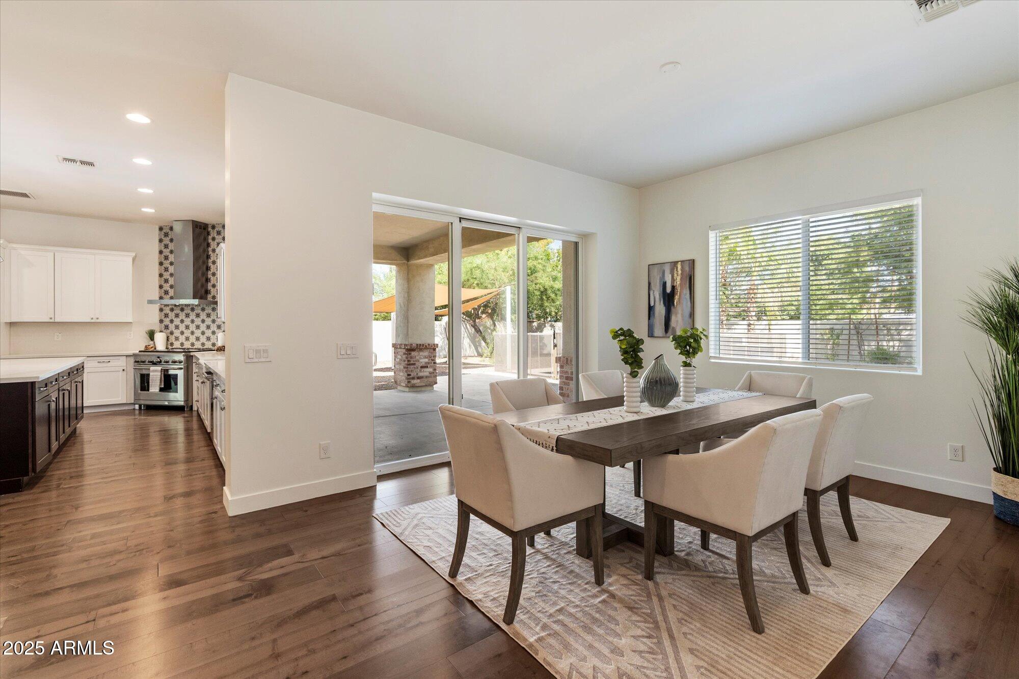 Phoenix, Arizona, 85021, United States, 4 Bedrooms Bedrooms, ,5 BathroomsBathrooms,Residential,Active,1929685