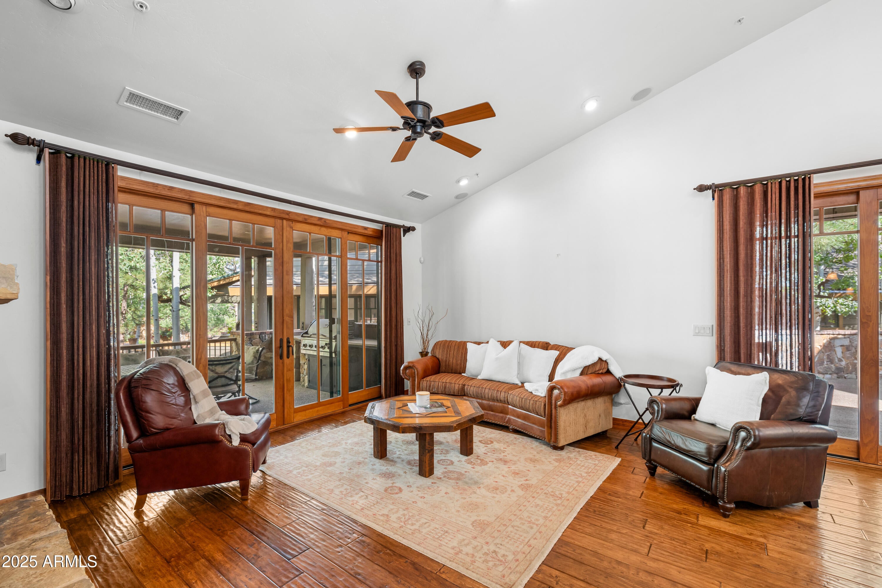 Flagstaff, Arizona, 86005, United States, 3 Bedrooms Bedrooms, ,3 BathroomsBathrooms,Residential,Active,1922736